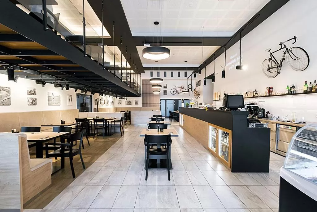 Restaurant/places to eat in Hotel reSTART Superior