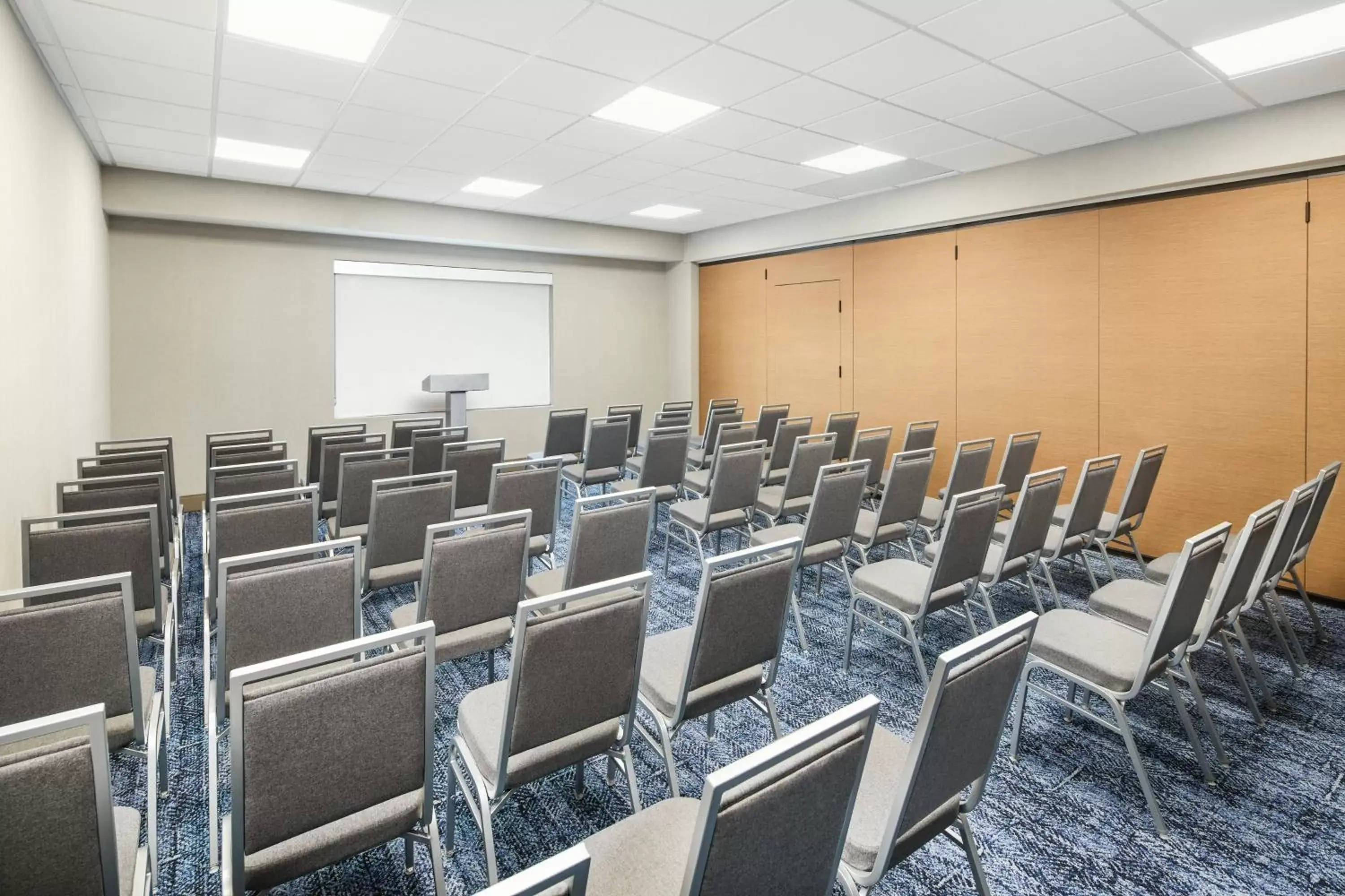 Meeting/conference room in Holiday Inn Express Richmond - Midtown, an IHG Hotel