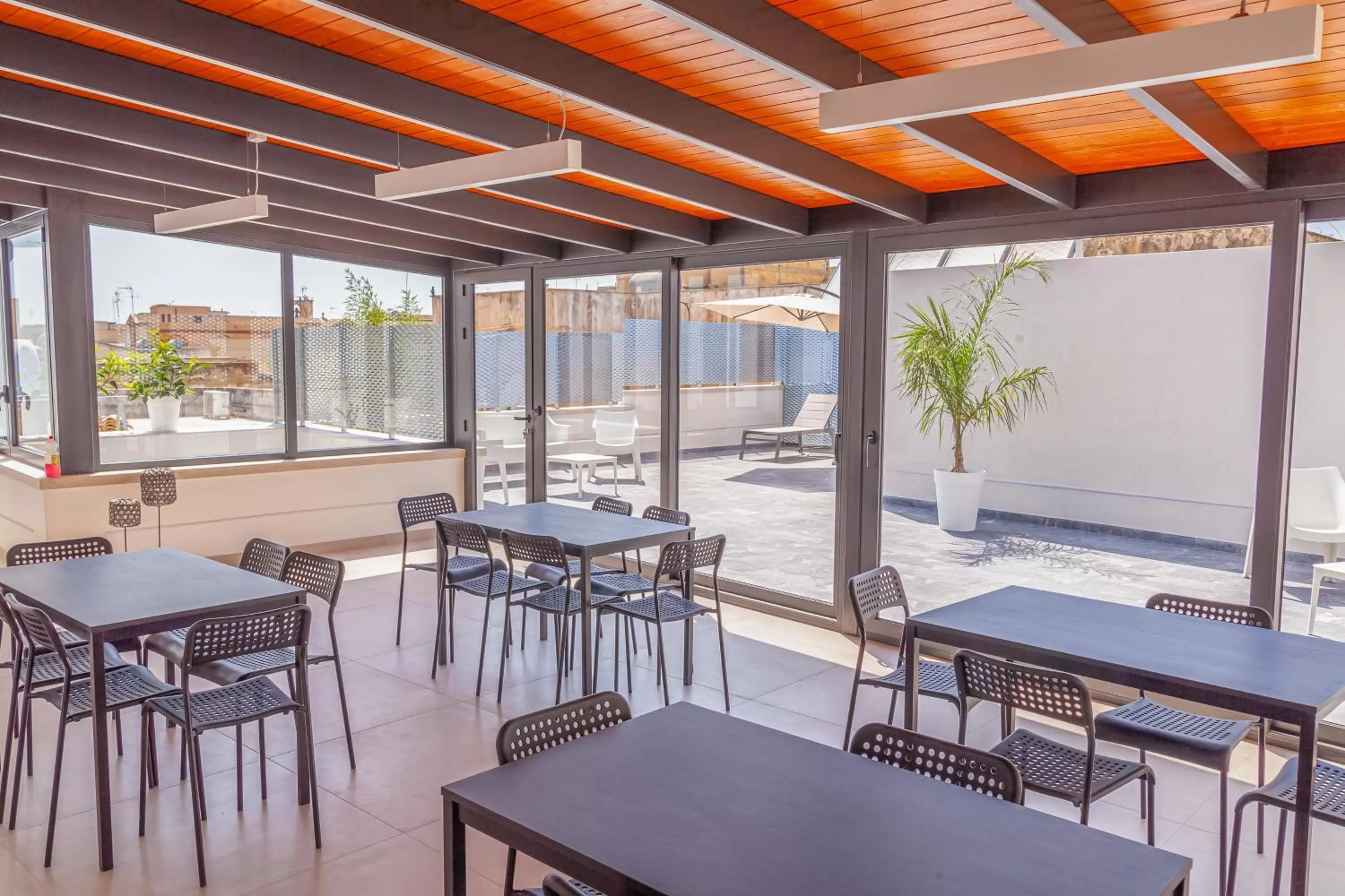 Restaurant/Places to Eat in Isgrò Rooms