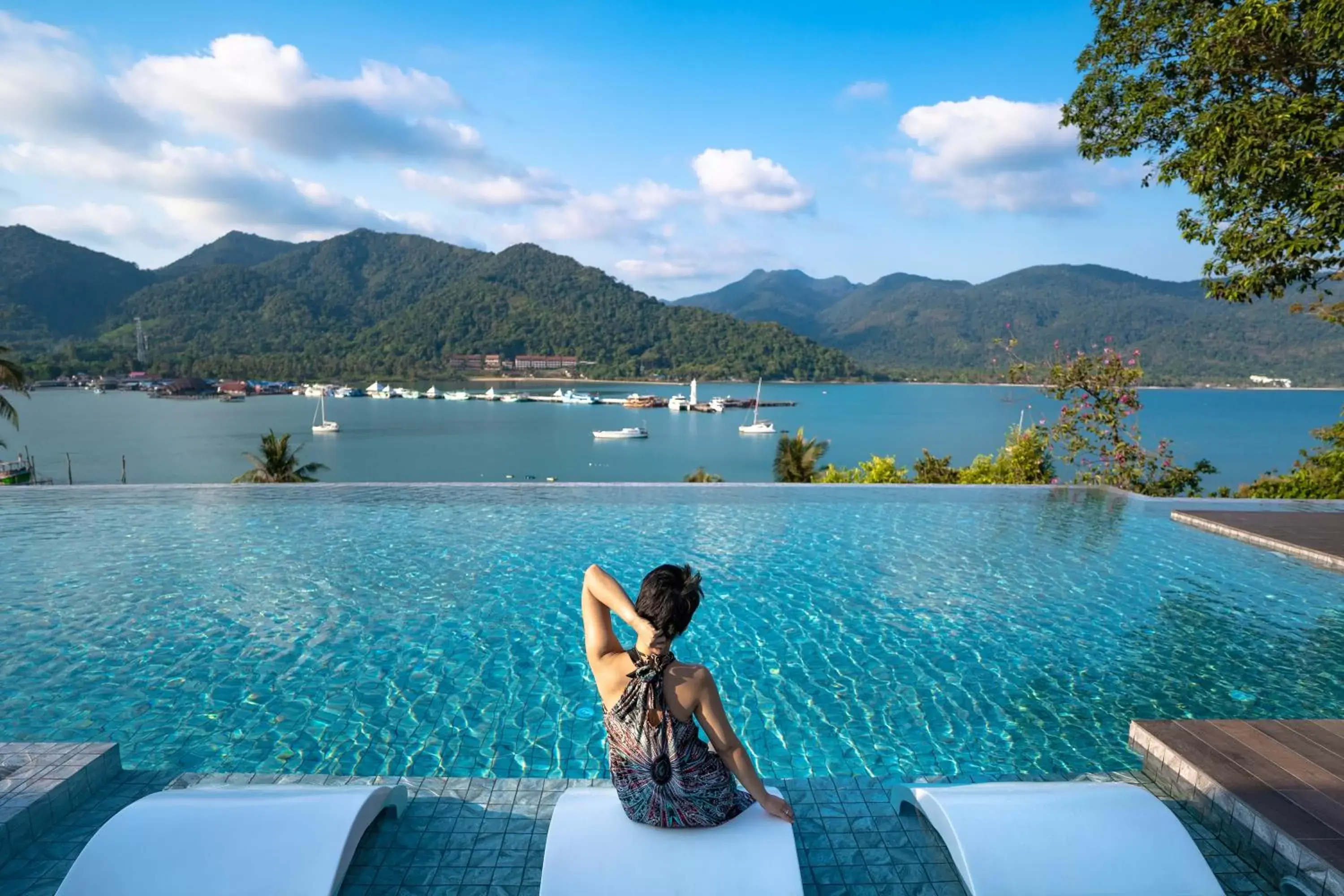 Landmark view, Swimming Pool in Bhuvarin Resort