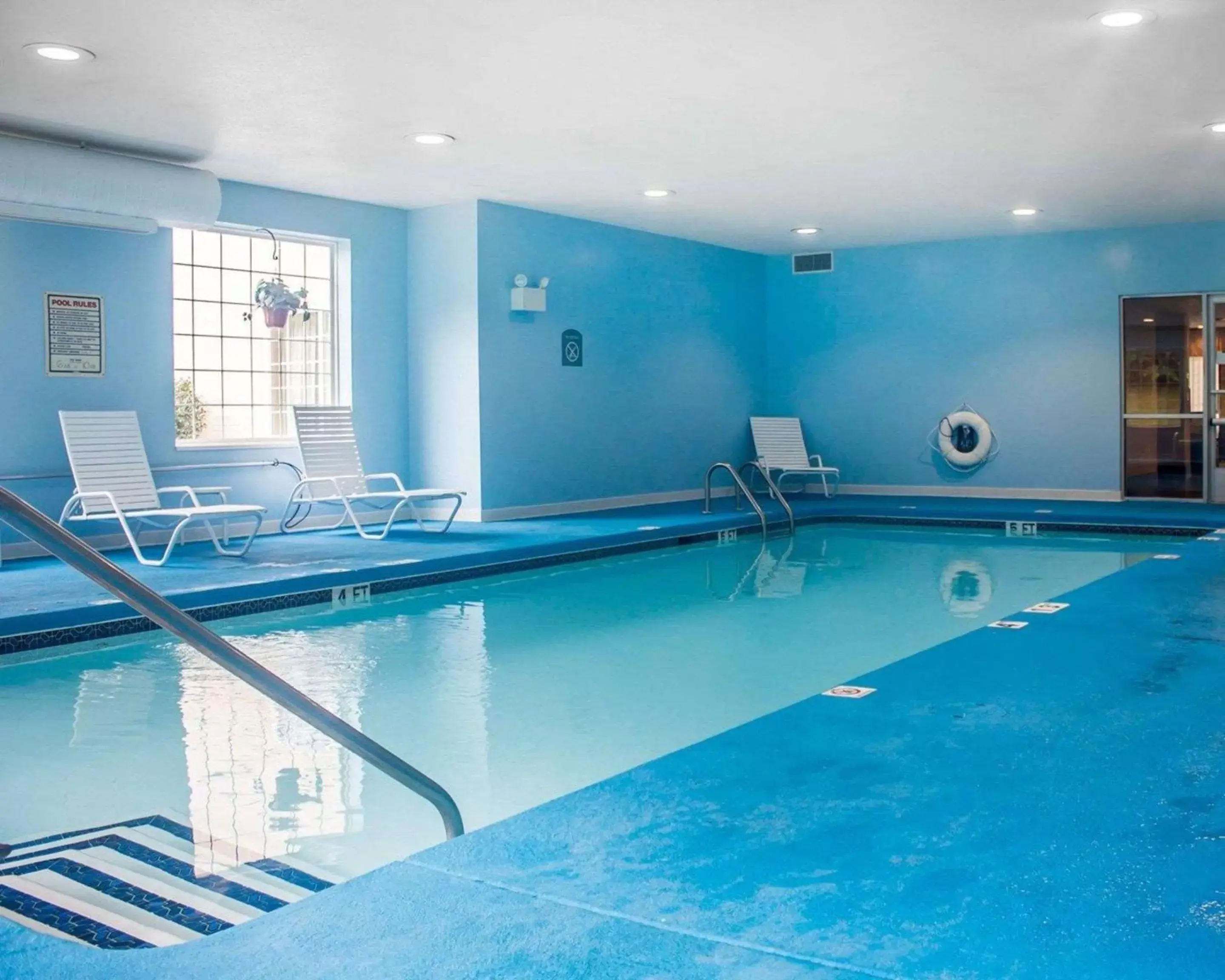 Activities, Swimming Pool in Comfort Inn & Suites