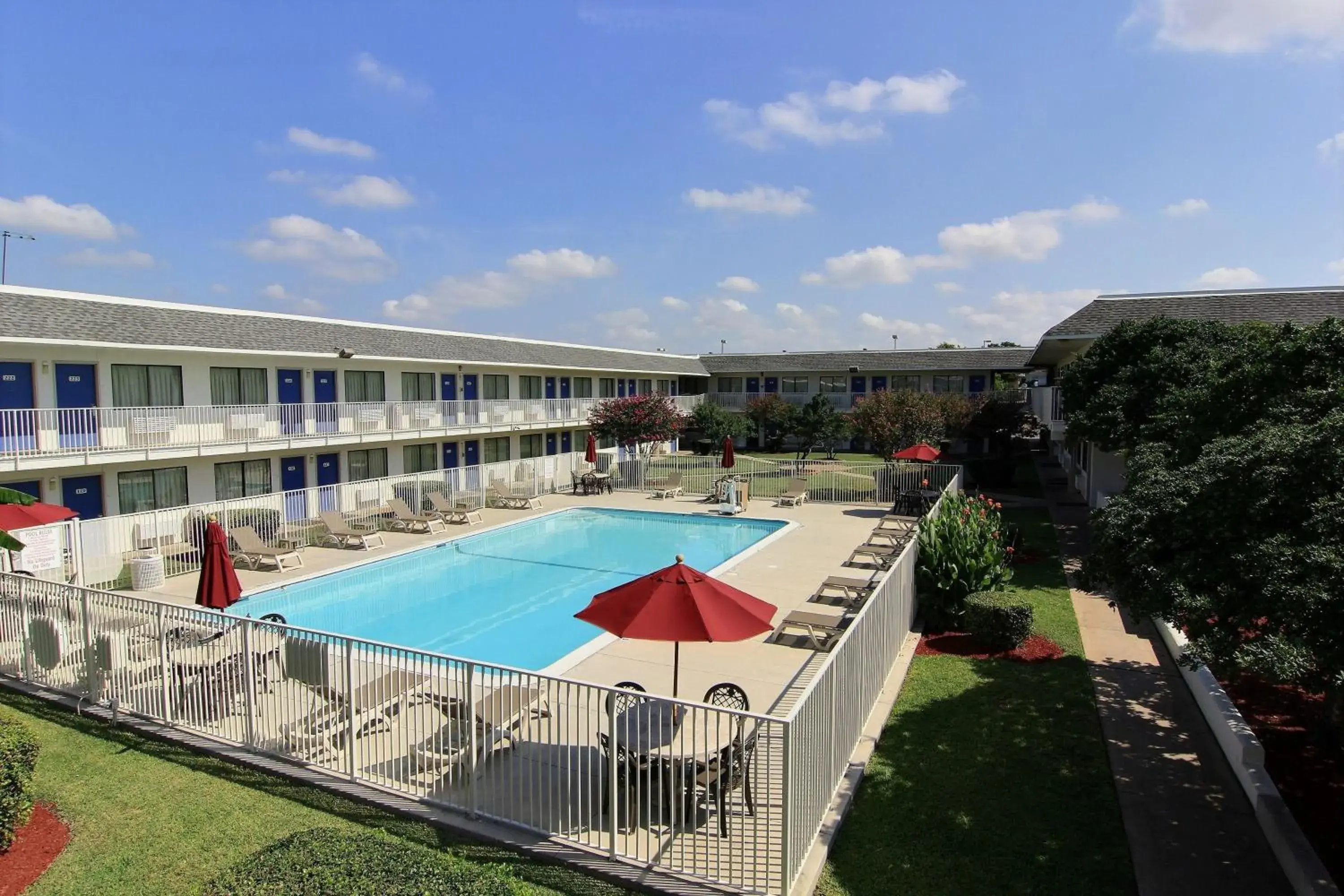 Swimming pool, Pool View in Motel 6-Austin, TX - North