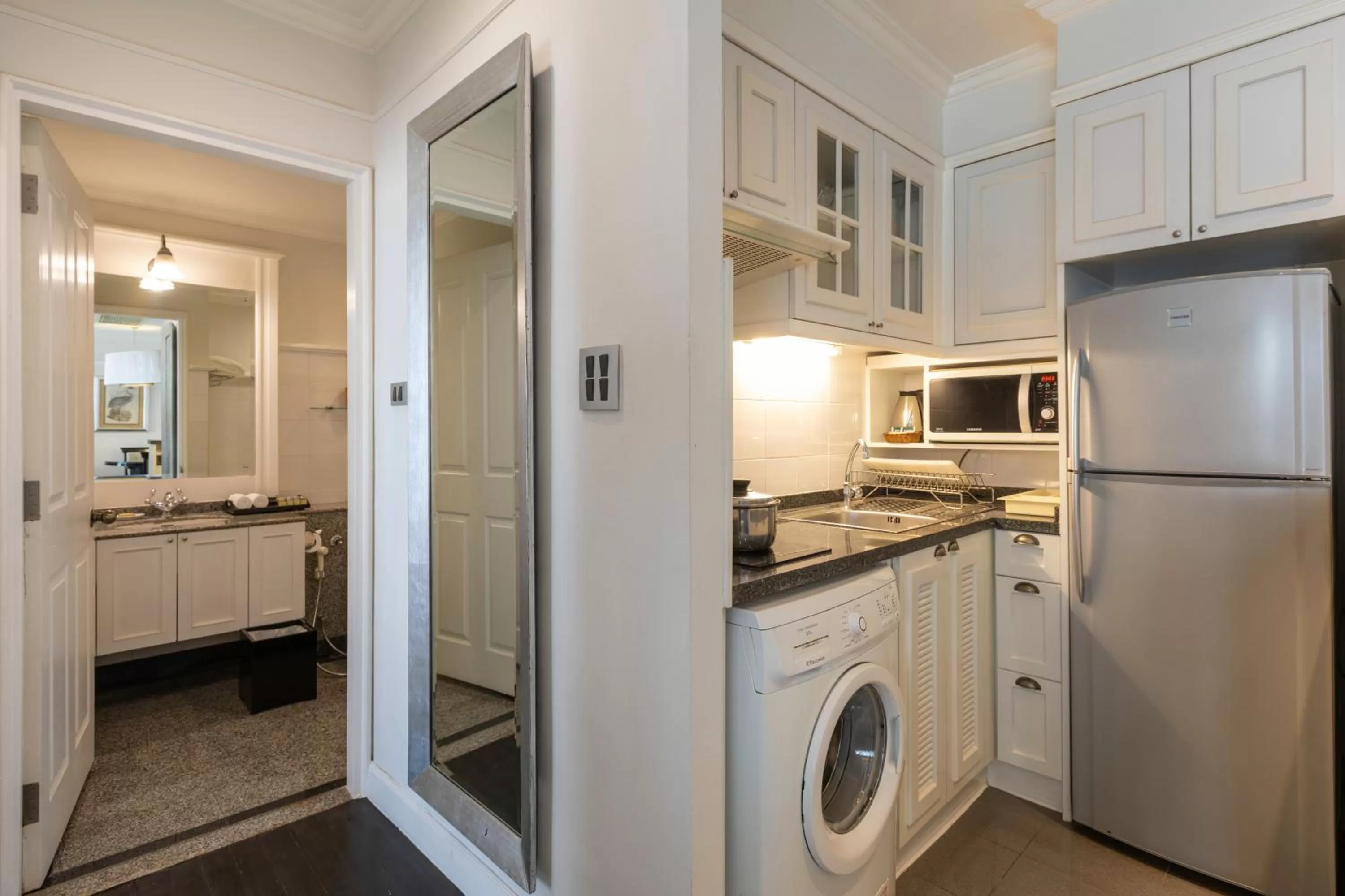 Kitchen or kitchenette in Cape House Hotel, Bangkok