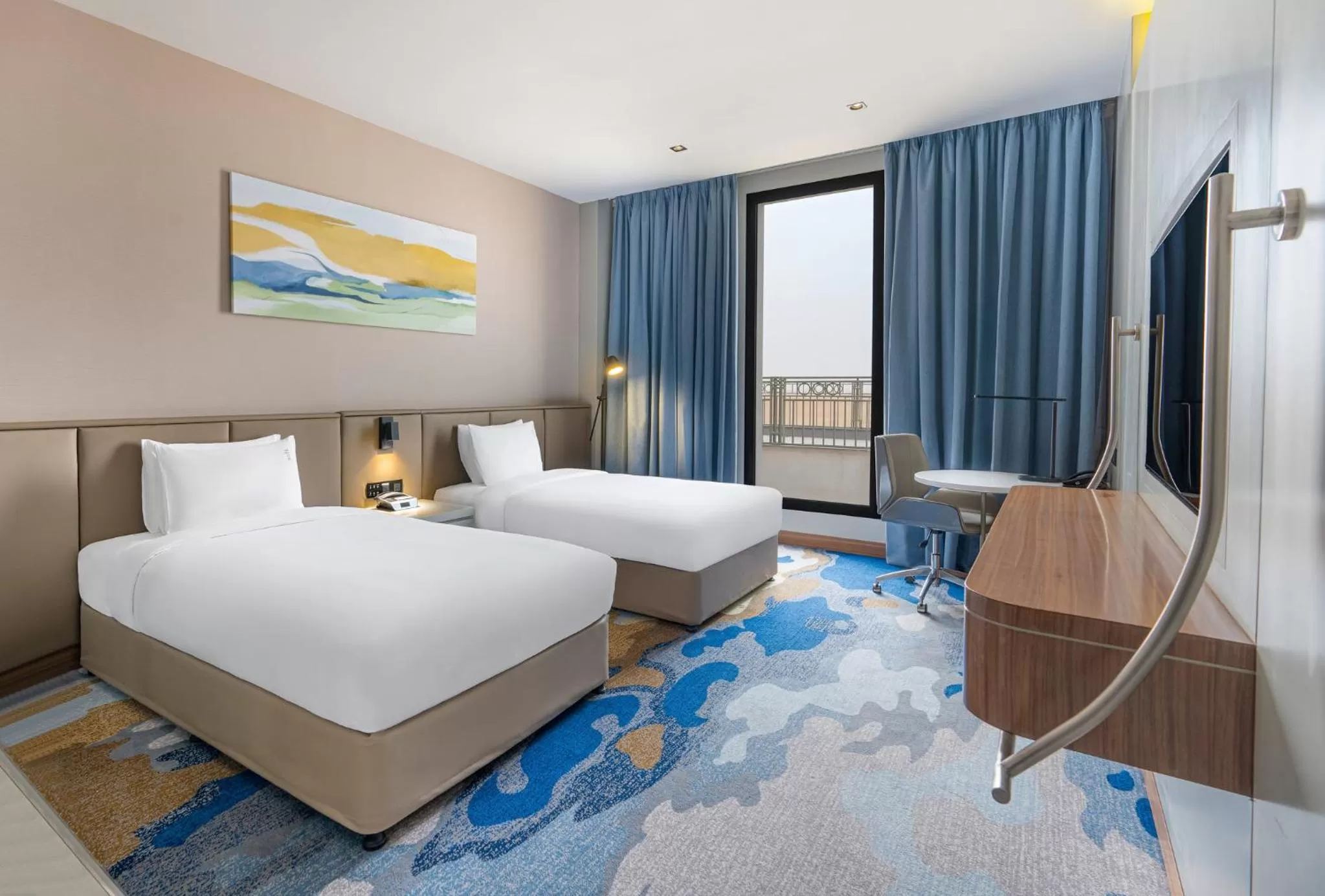 Photo of the whole room, Bed in Holiday Inn Riyadh The Business District by IHG