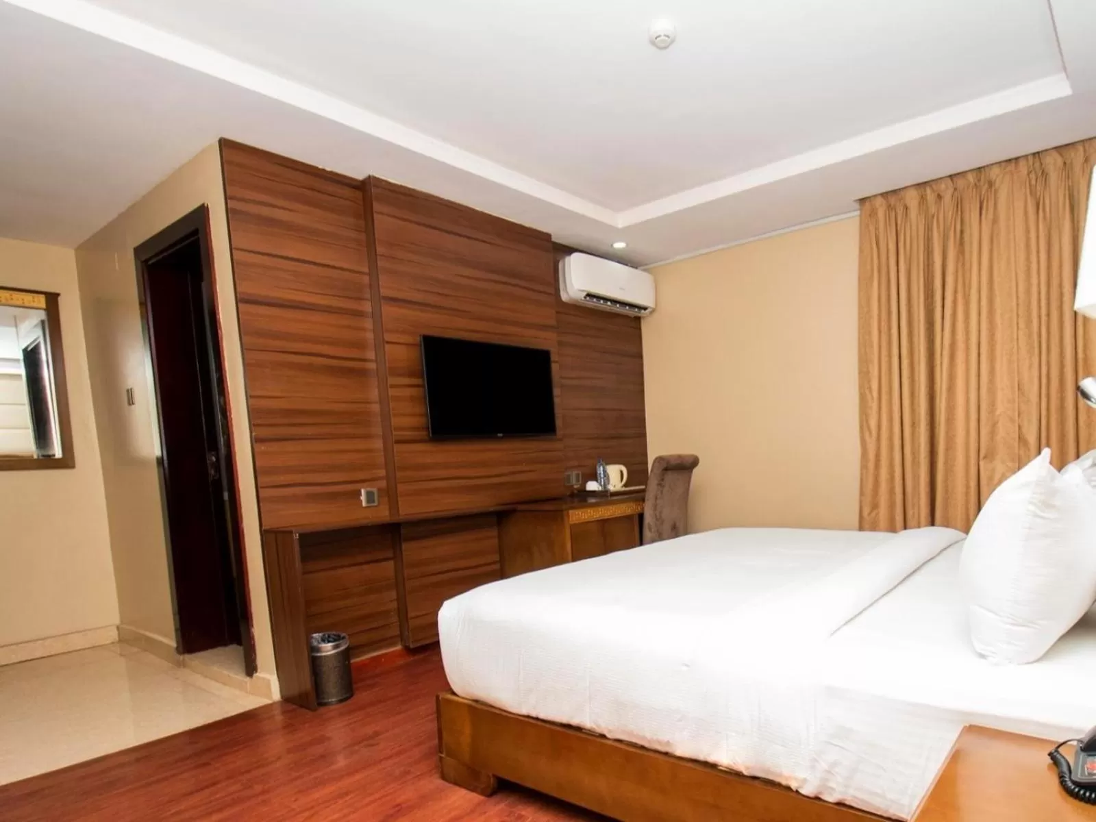 Standard Double Room in The Willows Nest Hotel Ibadan