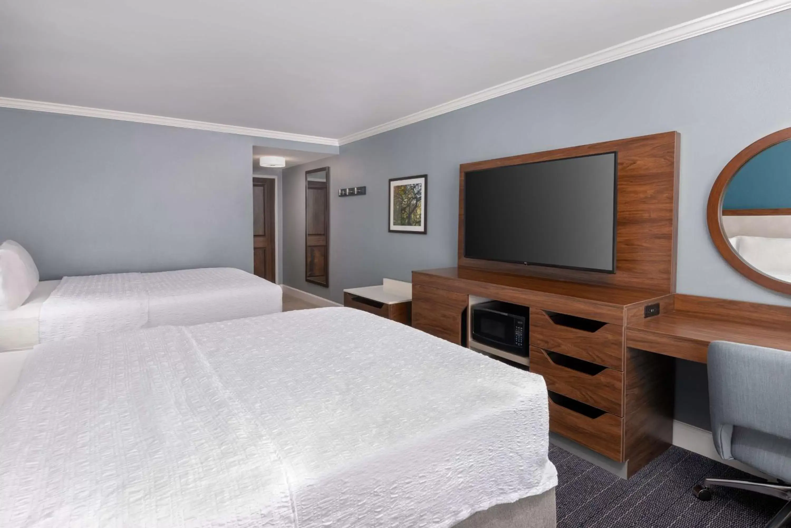 Bedroom, Bed in Hampton Inn Savannah Historic District