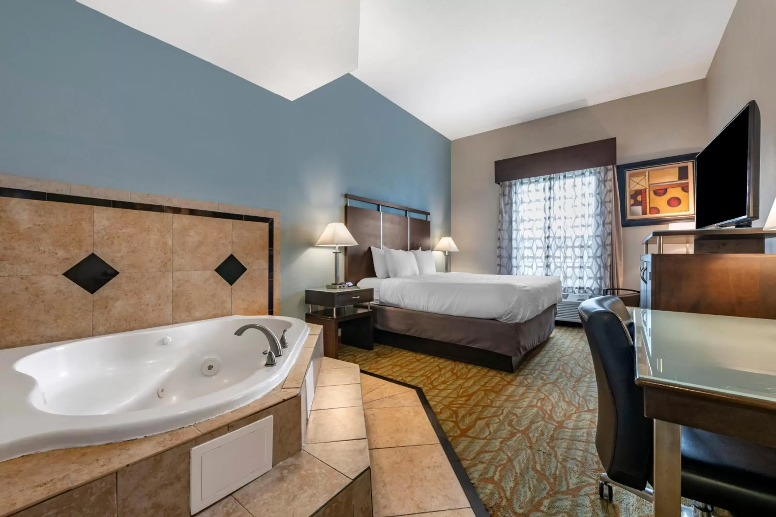 Photo of the whole room in Best Western Plus Bradenton Gateway Hotel