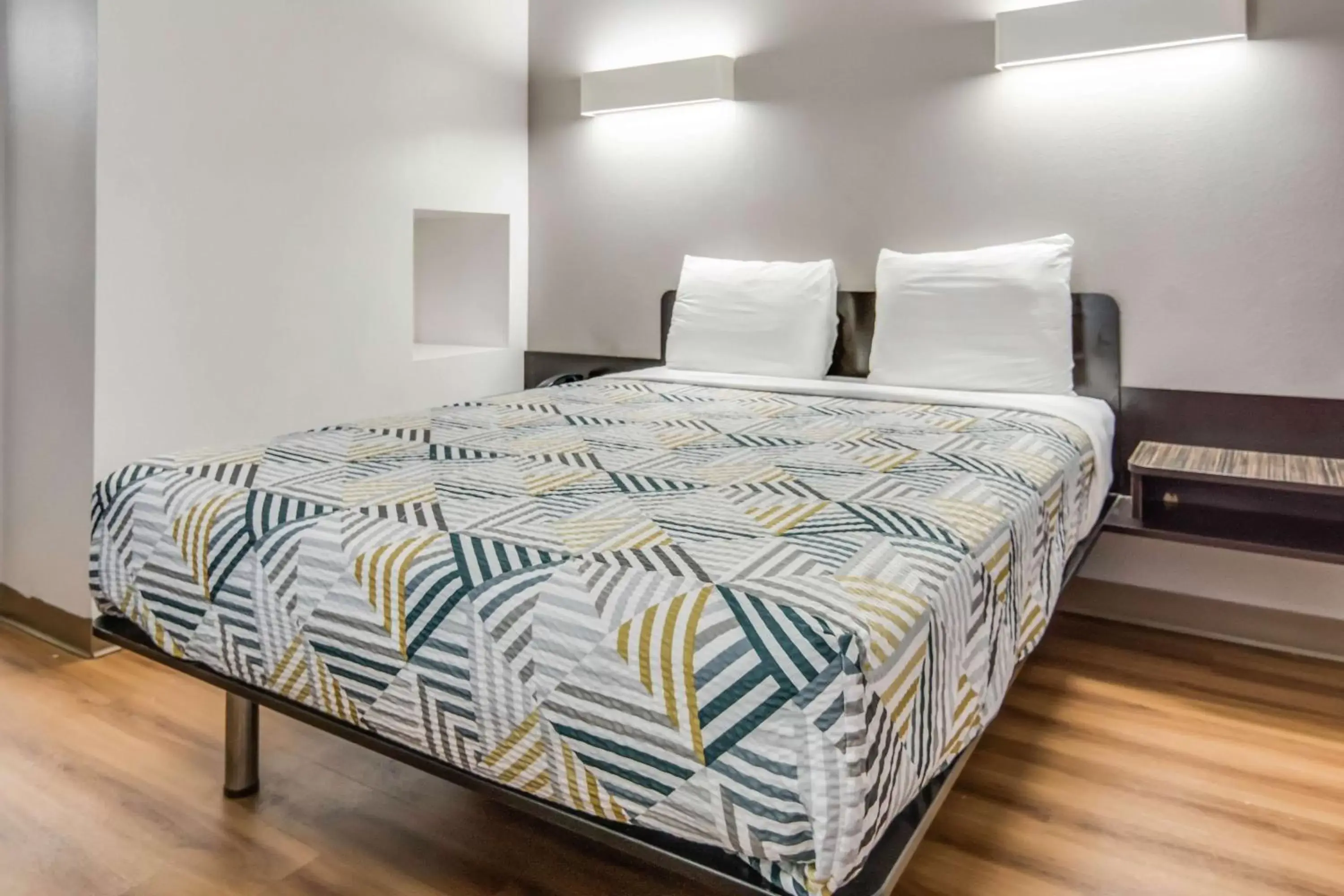 Bedroom, Bed in Motel 6-Cleburne, TX Bedroom, Bed in Motel 6-Cleburne, TX