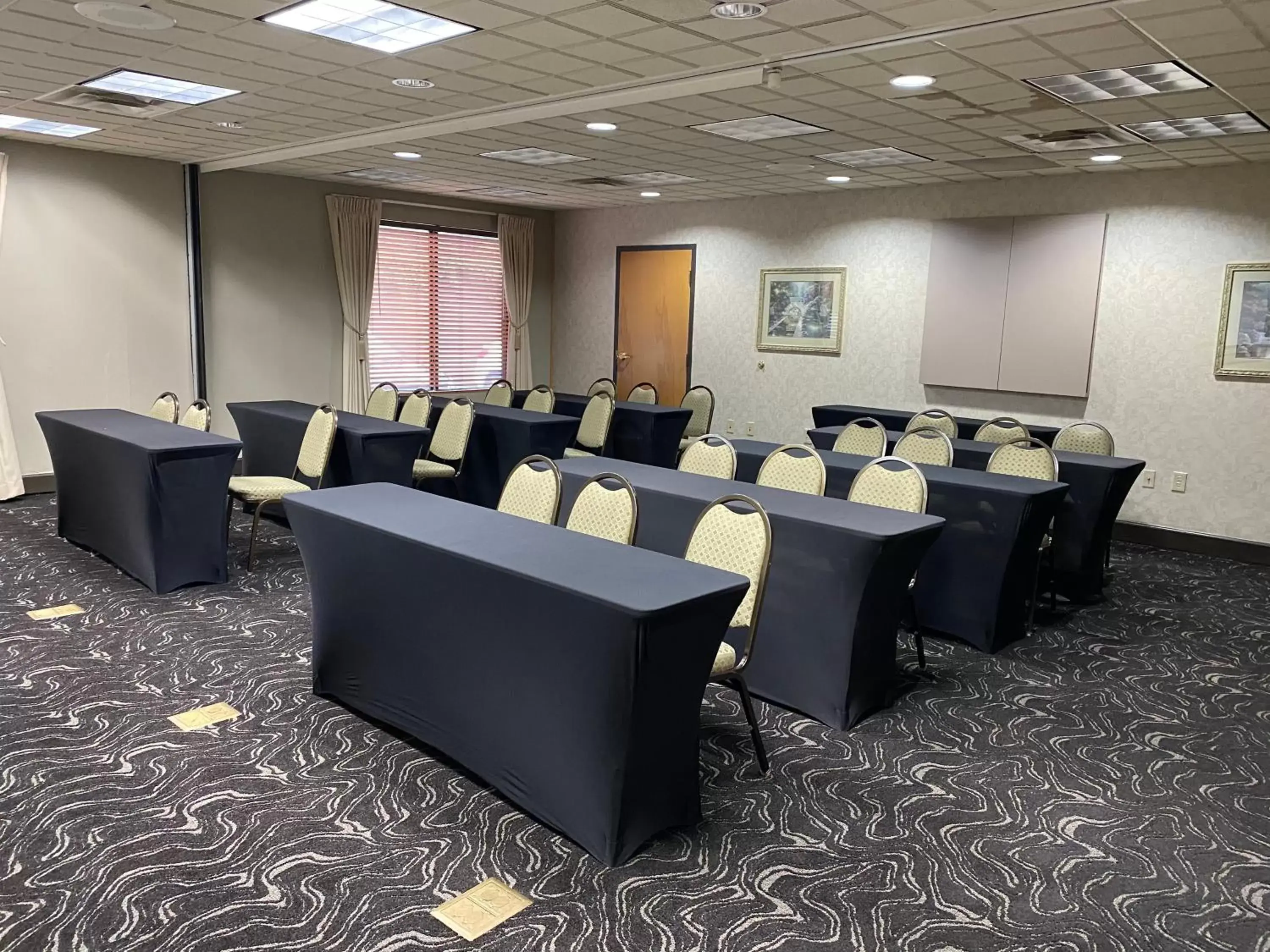 Meeting/conference room in Wingate by Wyndham Little Rock