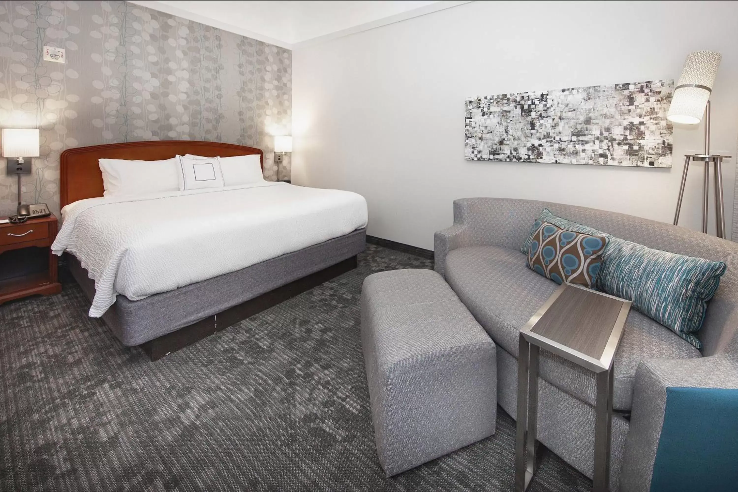 Photo of the whole room, Bed in Courtyard by Marriott Valdosta