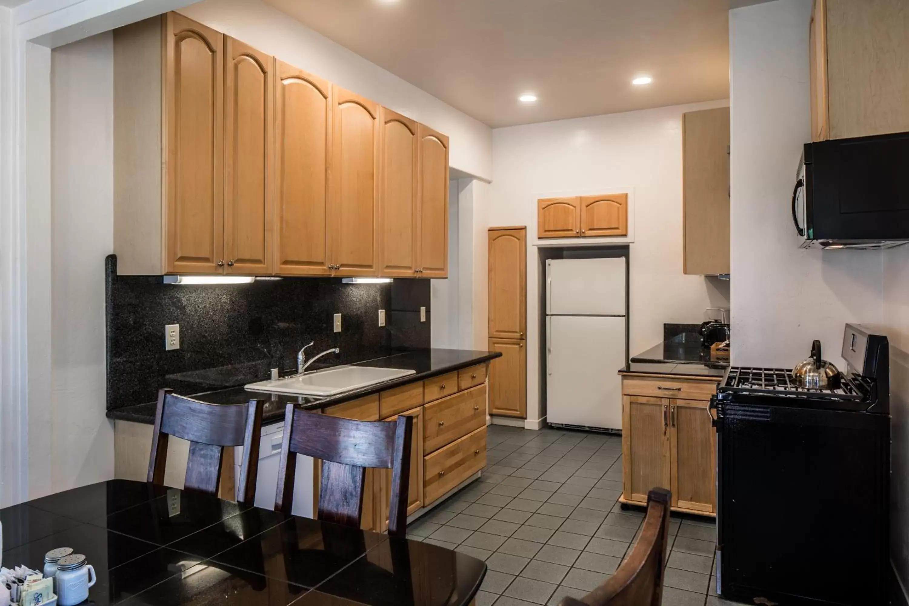 Kitchen or kitchenette, Kitchen/Kitchenette in Andril Fireplace Cottages