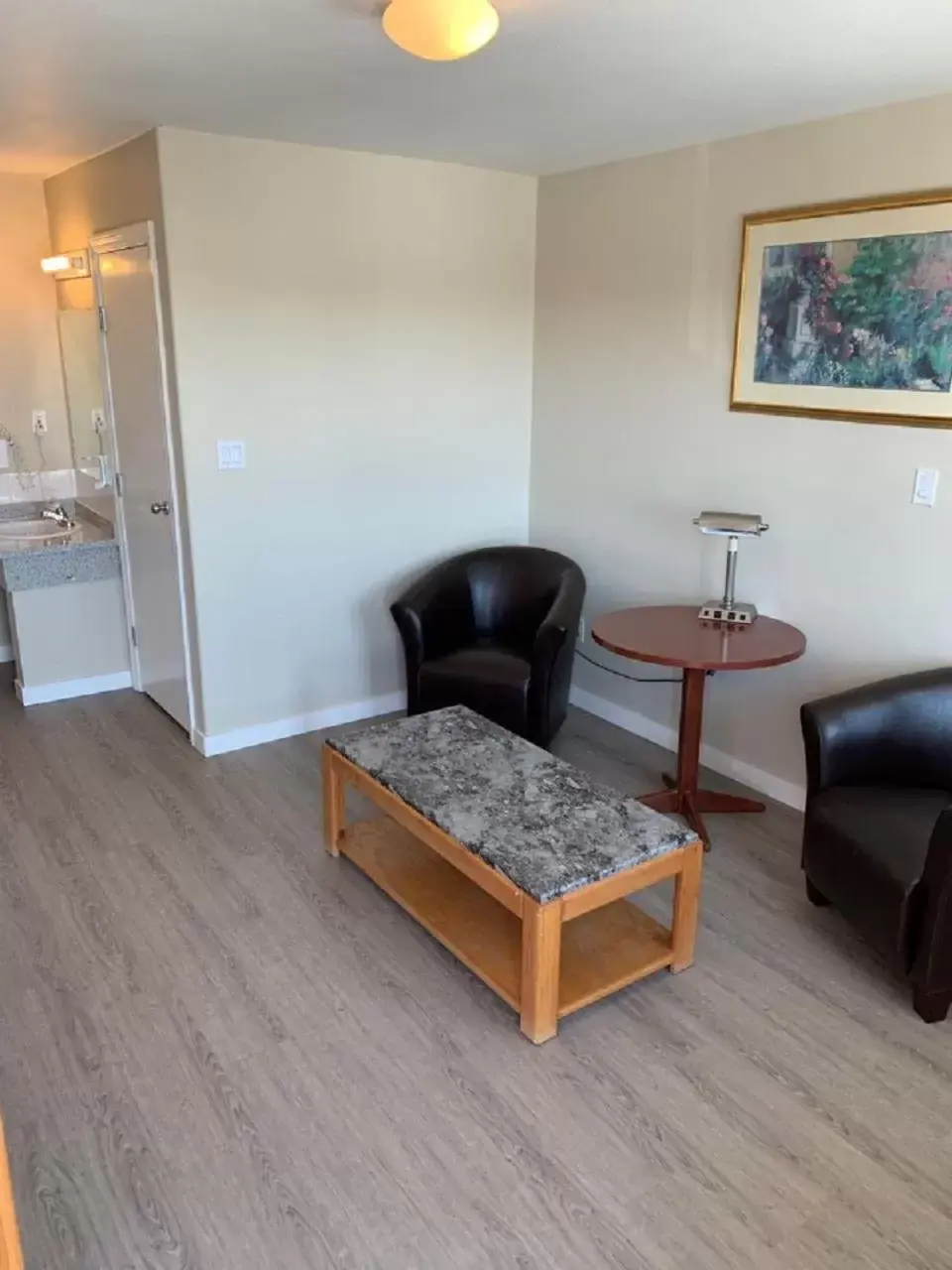 Seating Area in Red Deer Inn & Suites