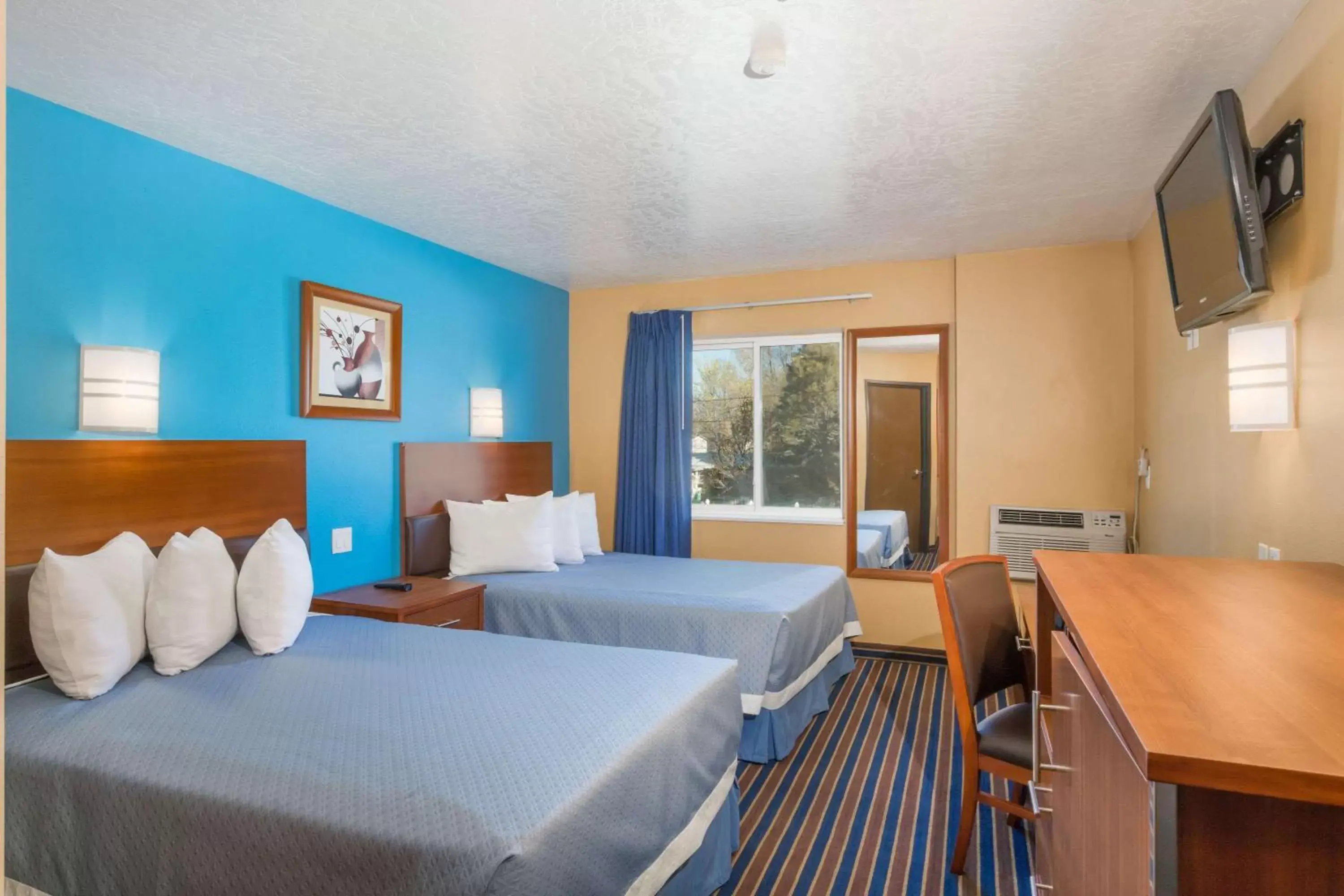 Photo of the whole room in Days Inn by Wyndham Vernal