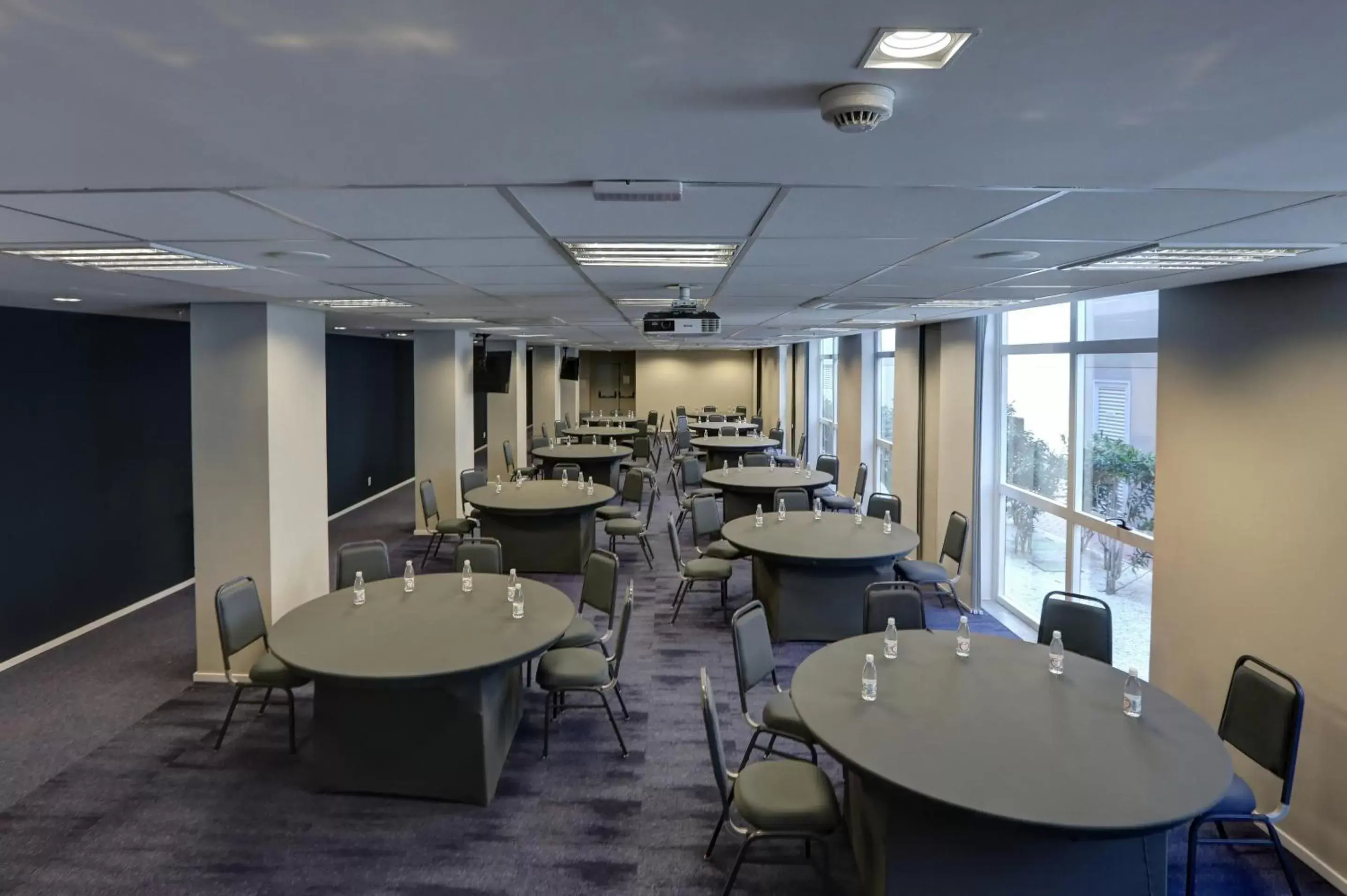 Banquet/Function facilities, Restaurant/Places to Eat in Comfort Hotel Guarulhos Aeroporto