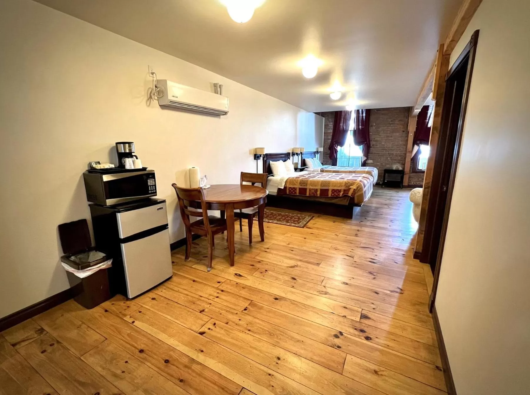 Bed in The Monarch Hotel