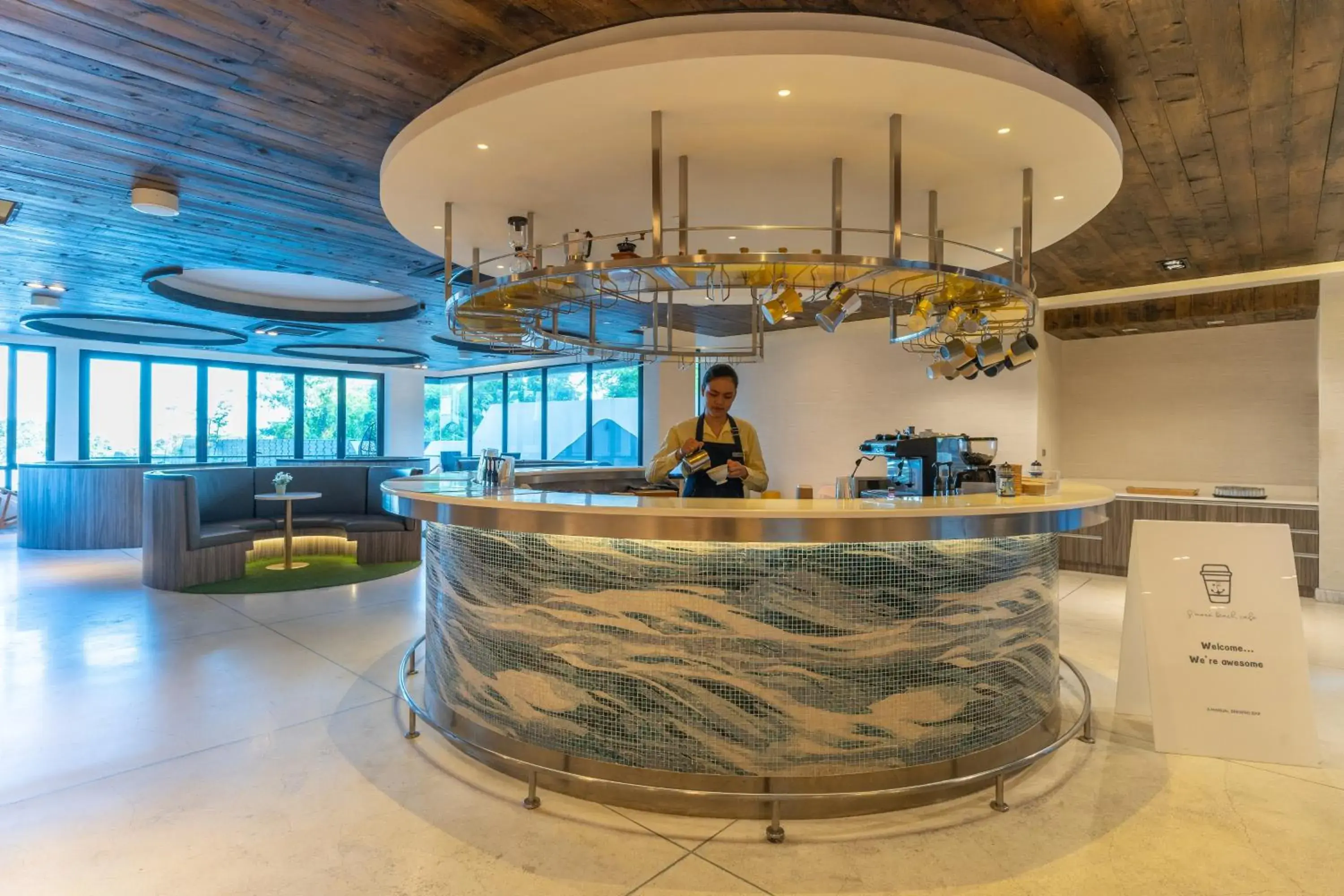 Lobby or reception in Golden Tulip Pattaya Beach Resort