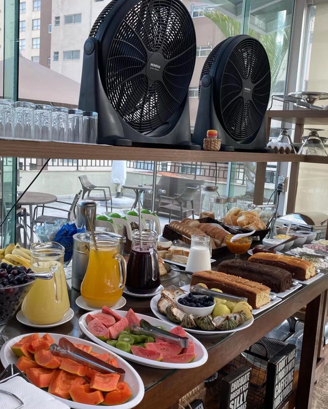 Restaurant/places to eat in Upper Hotel