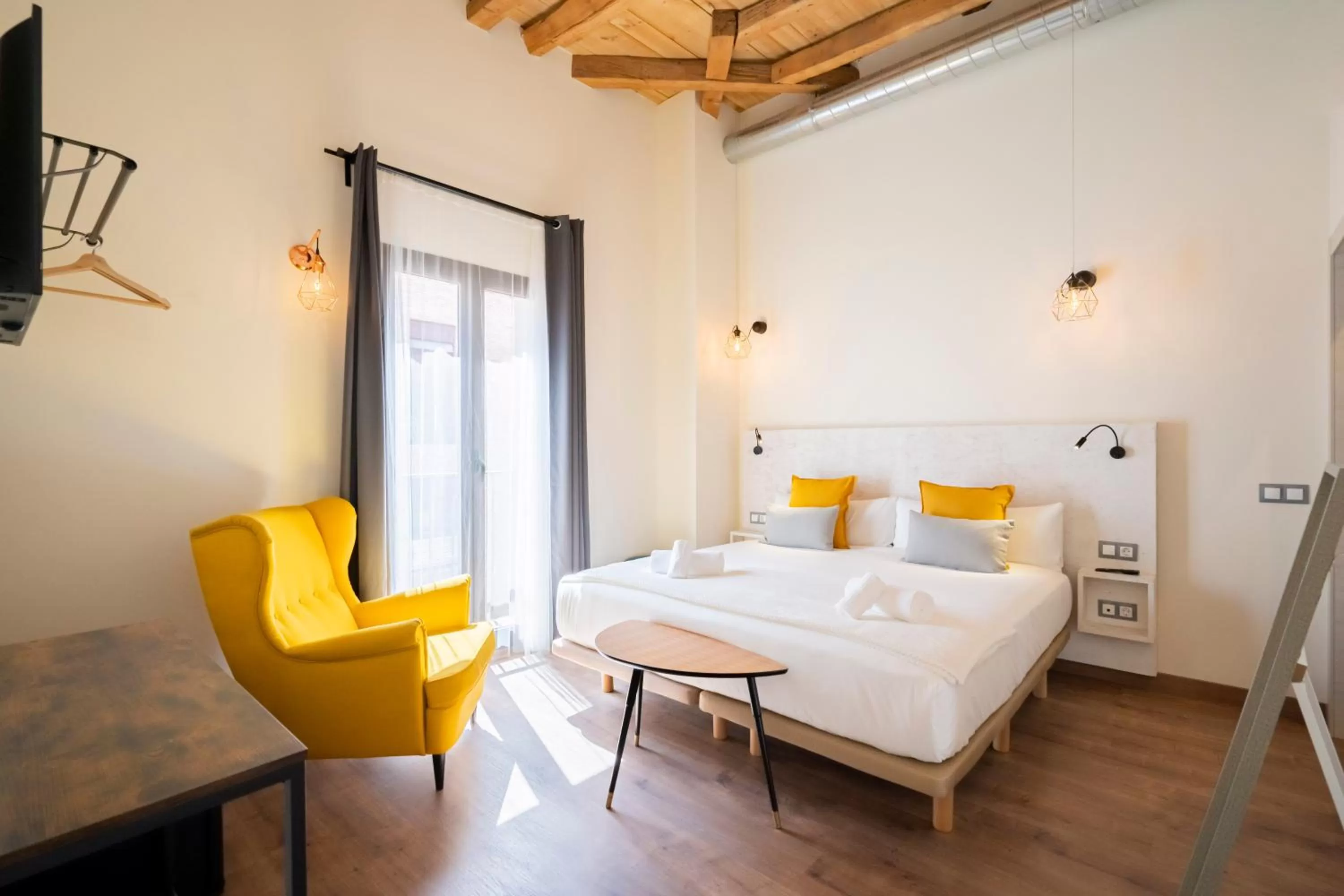 Bed in Dobo Azacanes Hostal