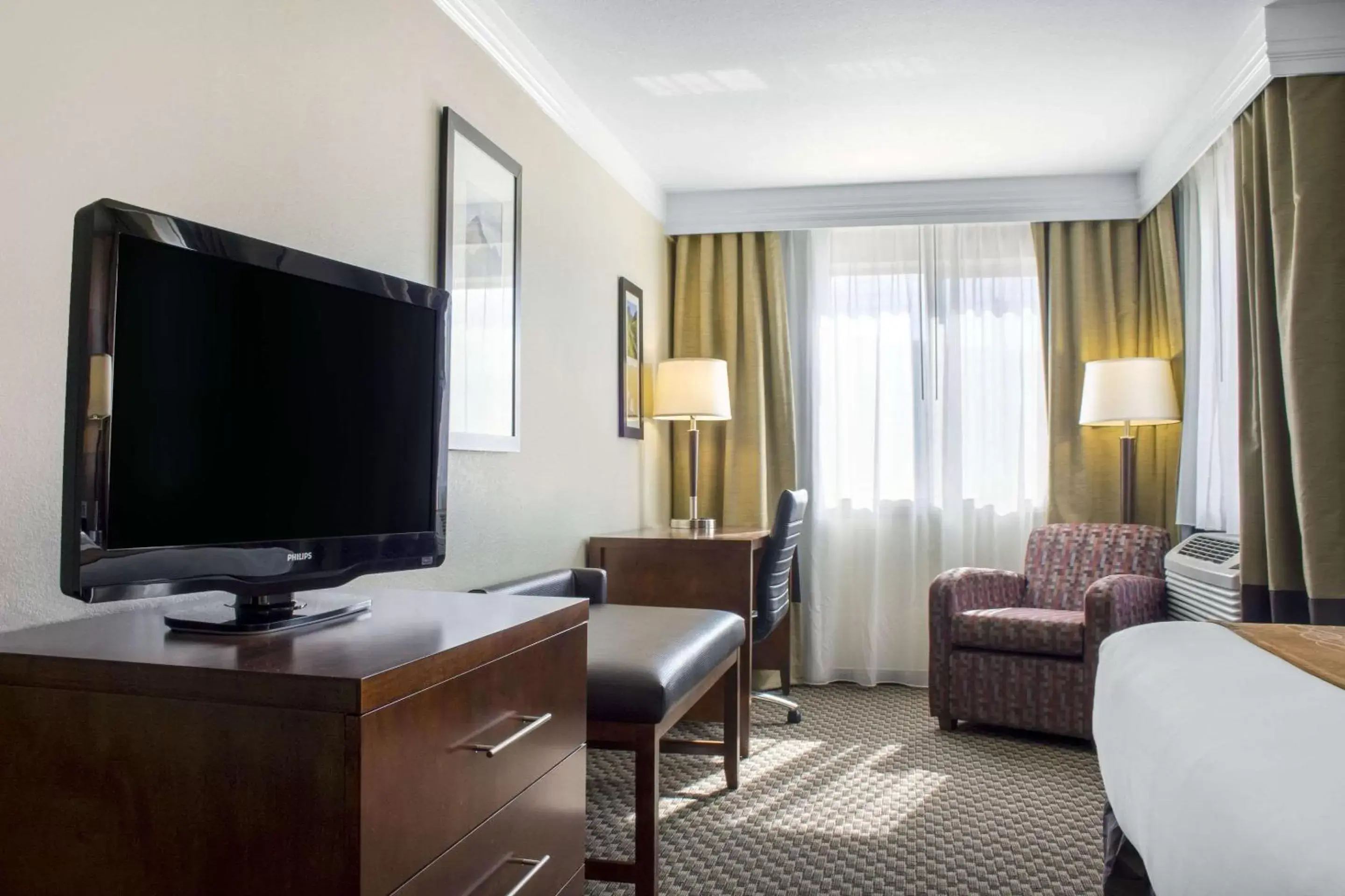 Bedroom, TV/Entertainment Center in Comfort Inn & Suites Durango