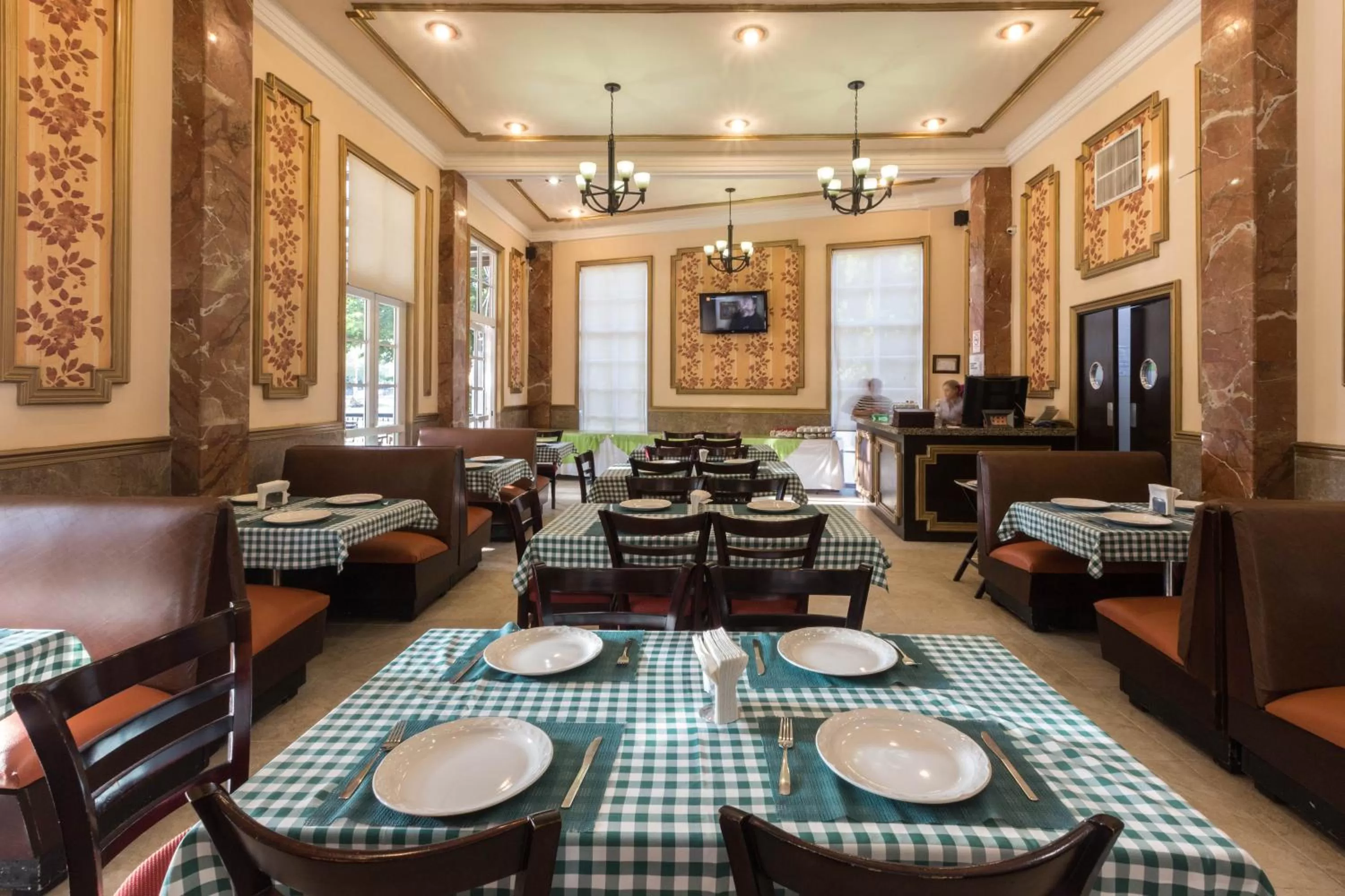 Restaurant/places to eat in Hotel Victoria Merida