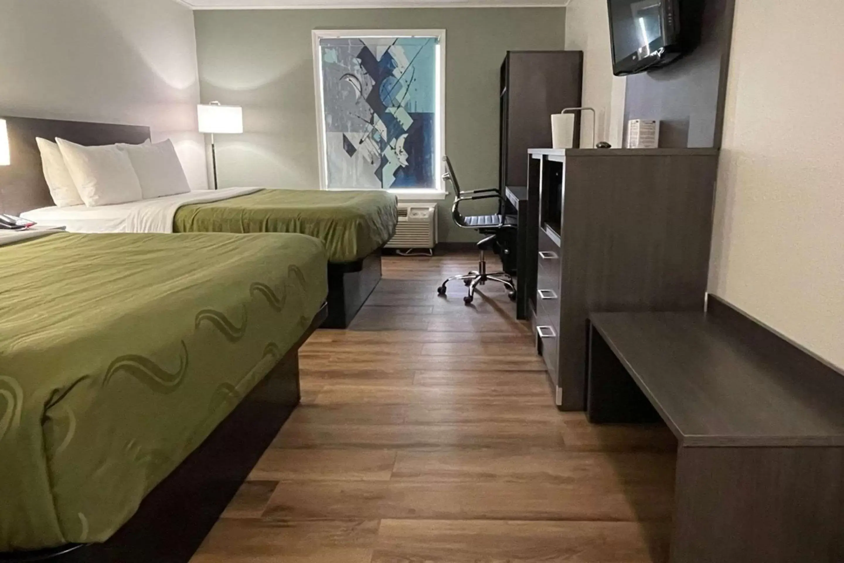 Bedroom in Quality Inn Merrimack - Nashua