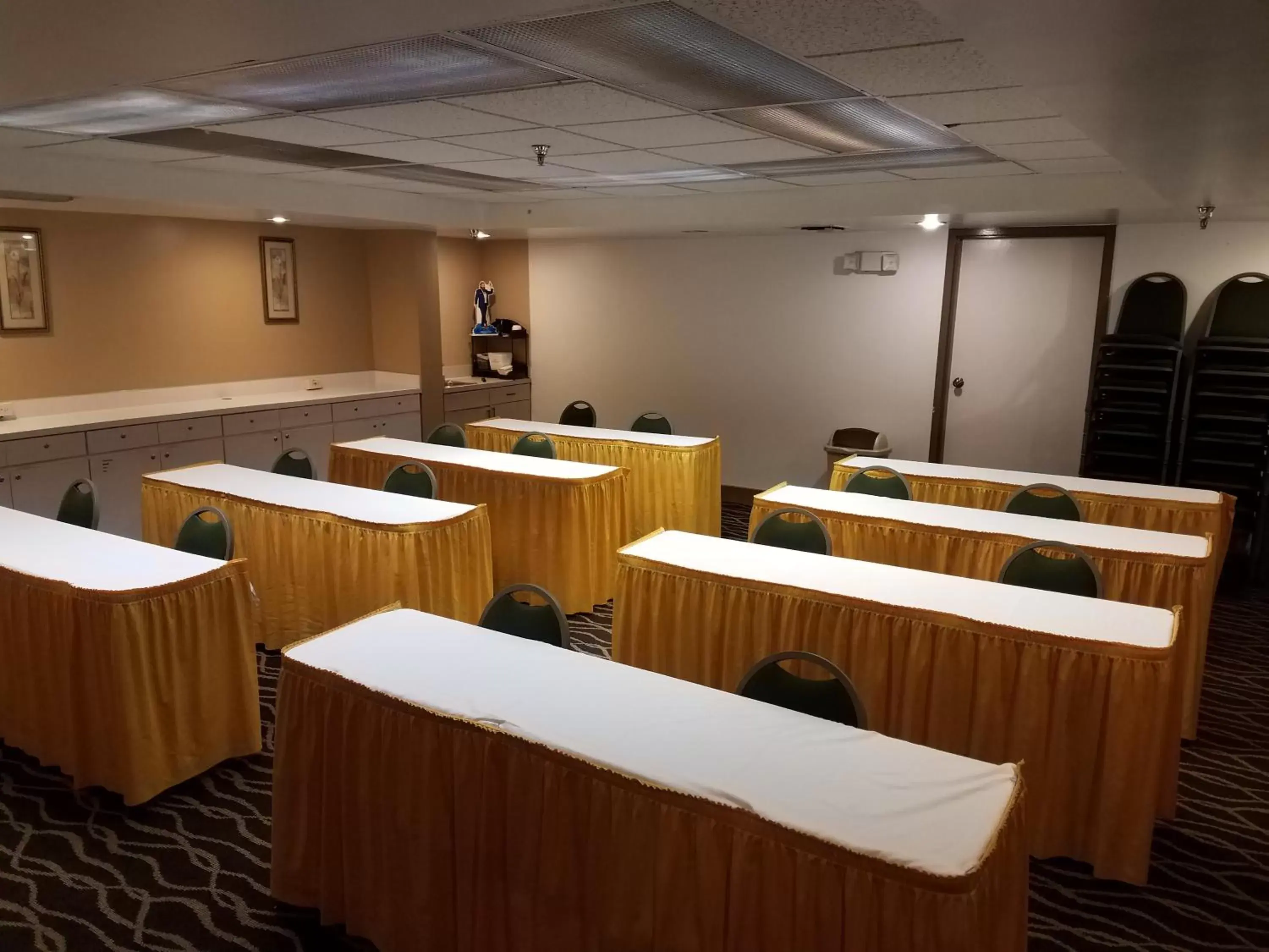 Meeting/conference room in Ramada by Wyndham Temple Terrace/Tampa North