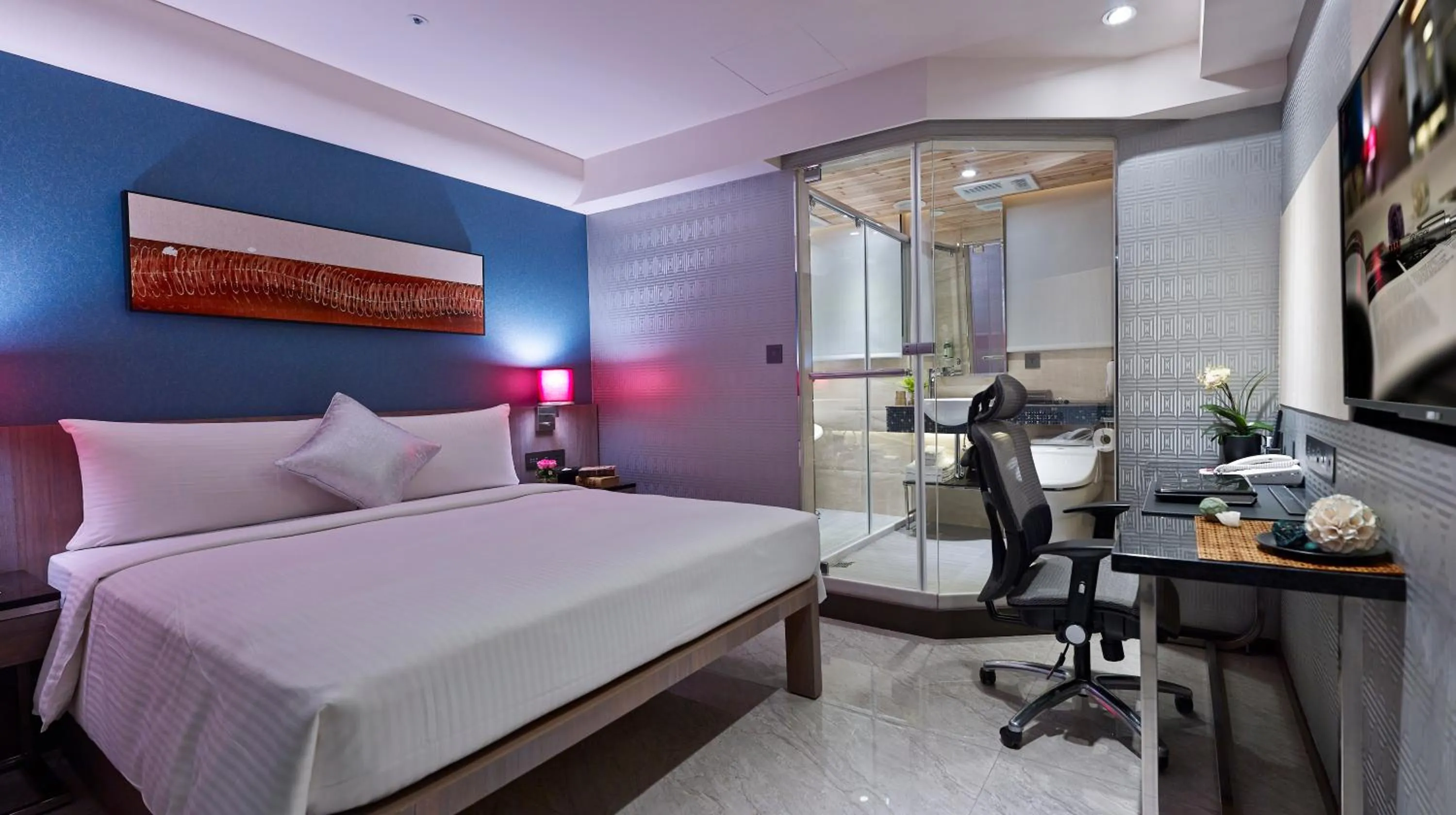 Photo of the whole room, Bed in Beauty Hotels Taipei - Hotel Bfun