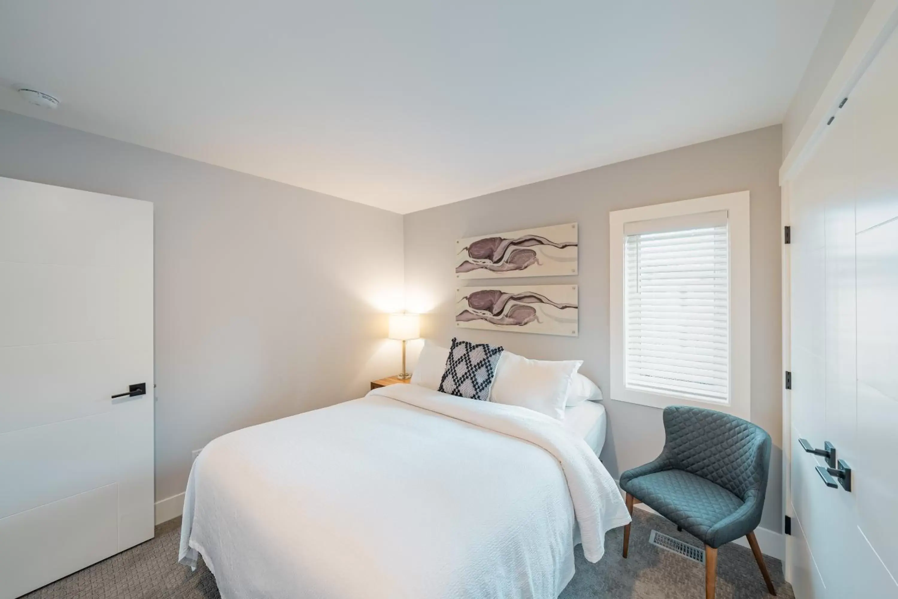 Bedroom, Bed in Sunrise Ridge Waterfront Resort