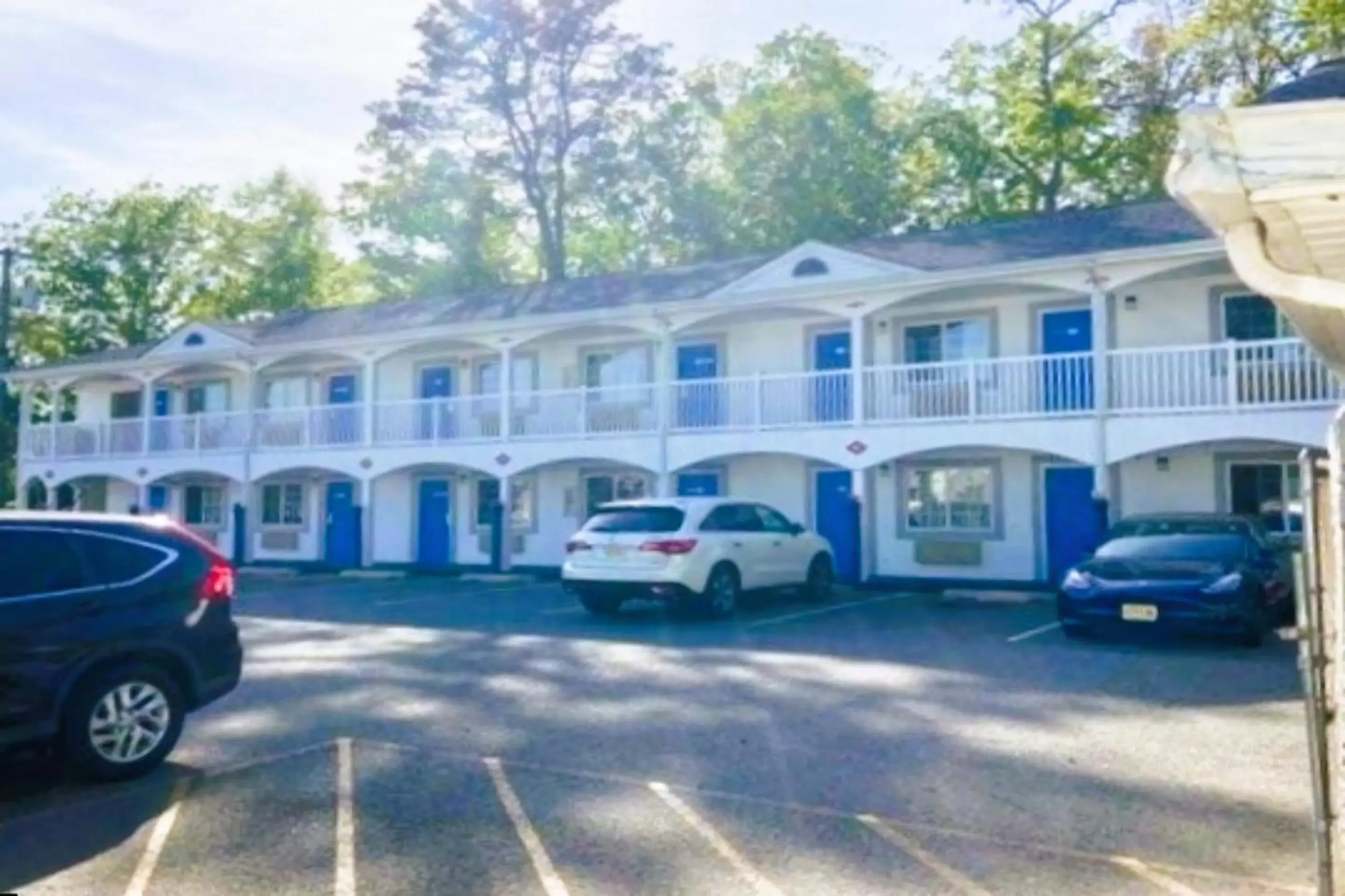 Parking, Property Building in Studio Inn and Suites