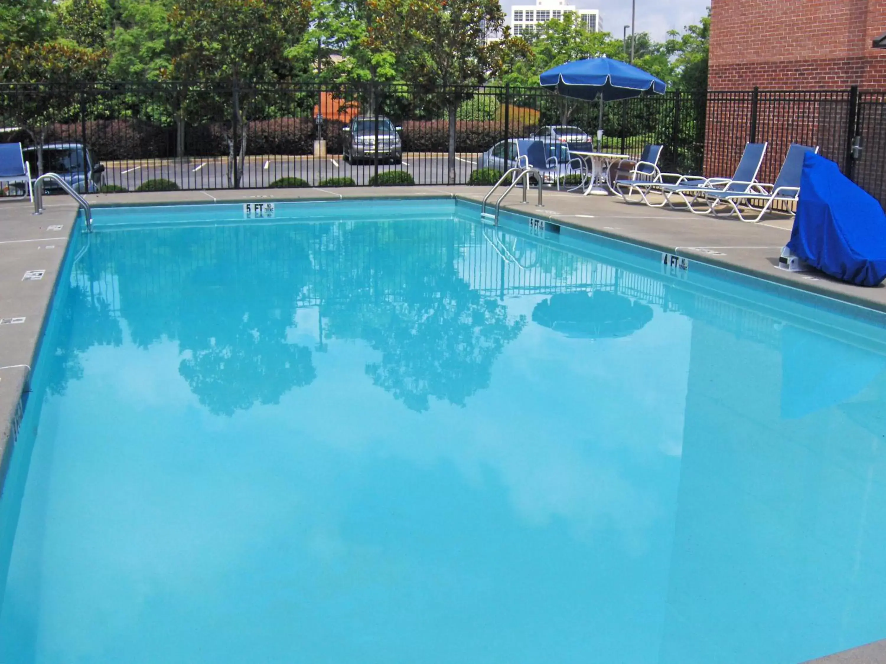 Swimming Pool in Extended Stay America Suites - Atlanta - Vinings
