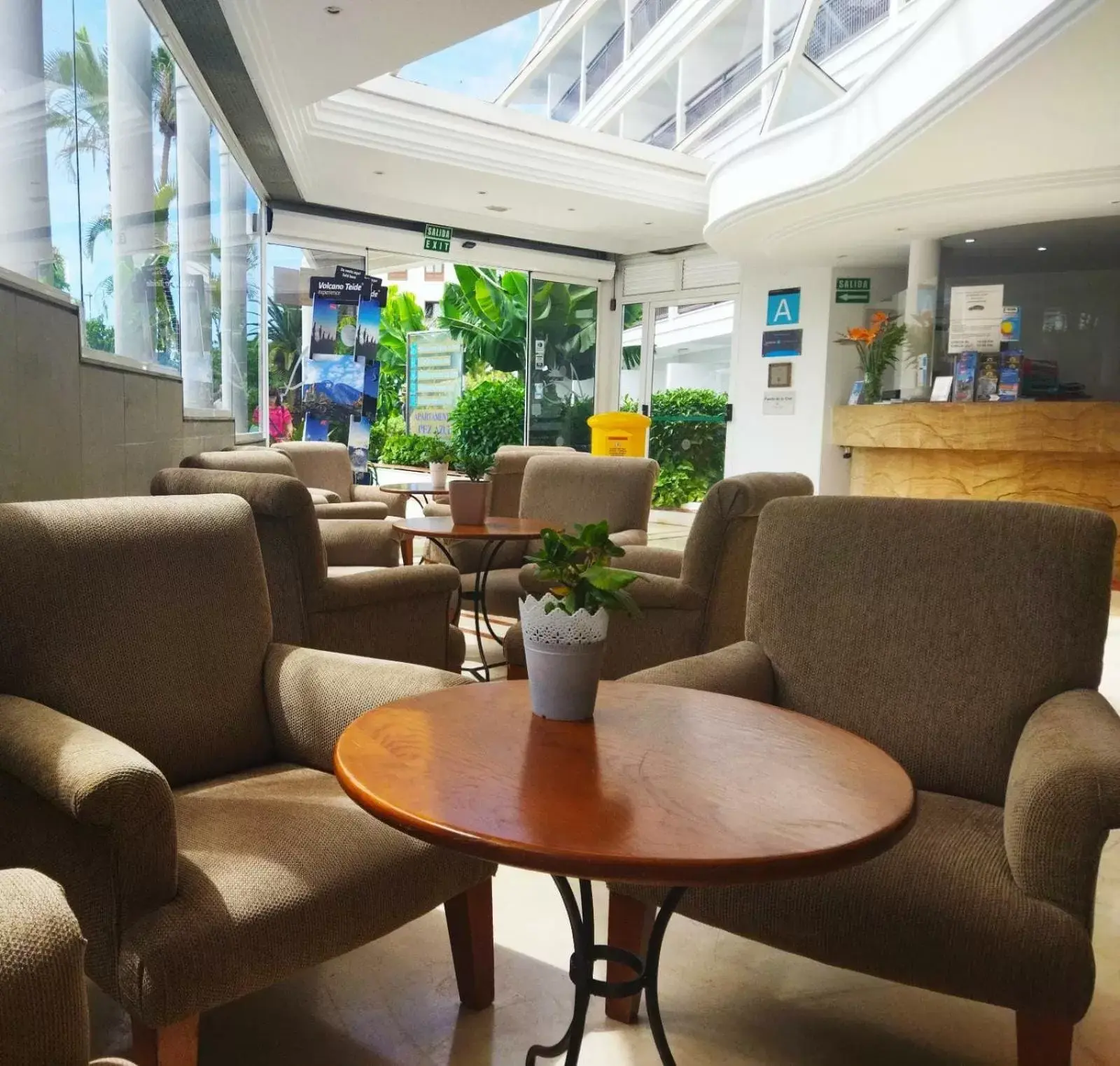 Property building in Apartamentos Pez Azul Property building in Apartamentos Pez Azul