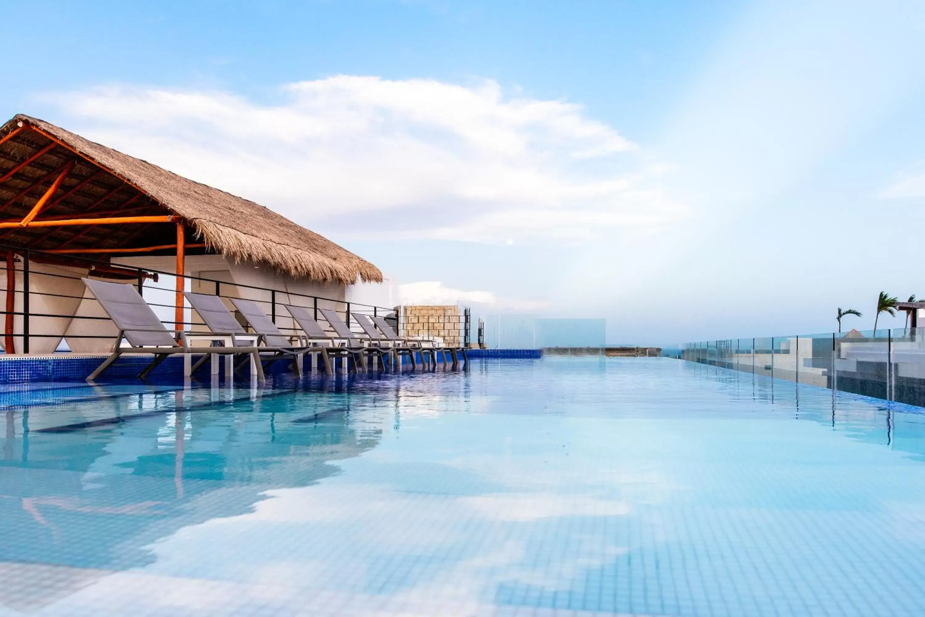 Swimming Pool in Hotel 52 Playa del Carmen