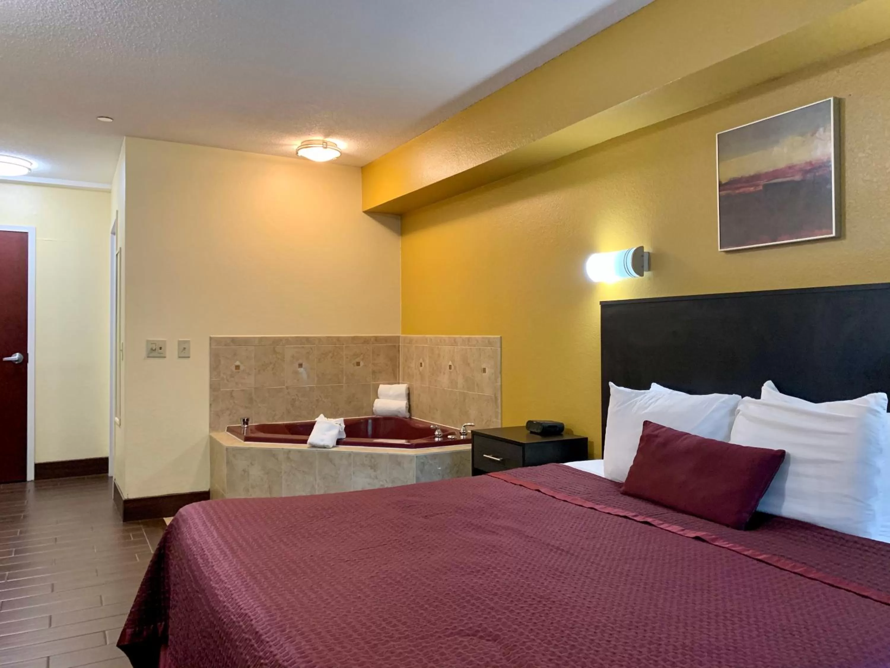 Bed in Executive Inn & Suites Upper Marlboro