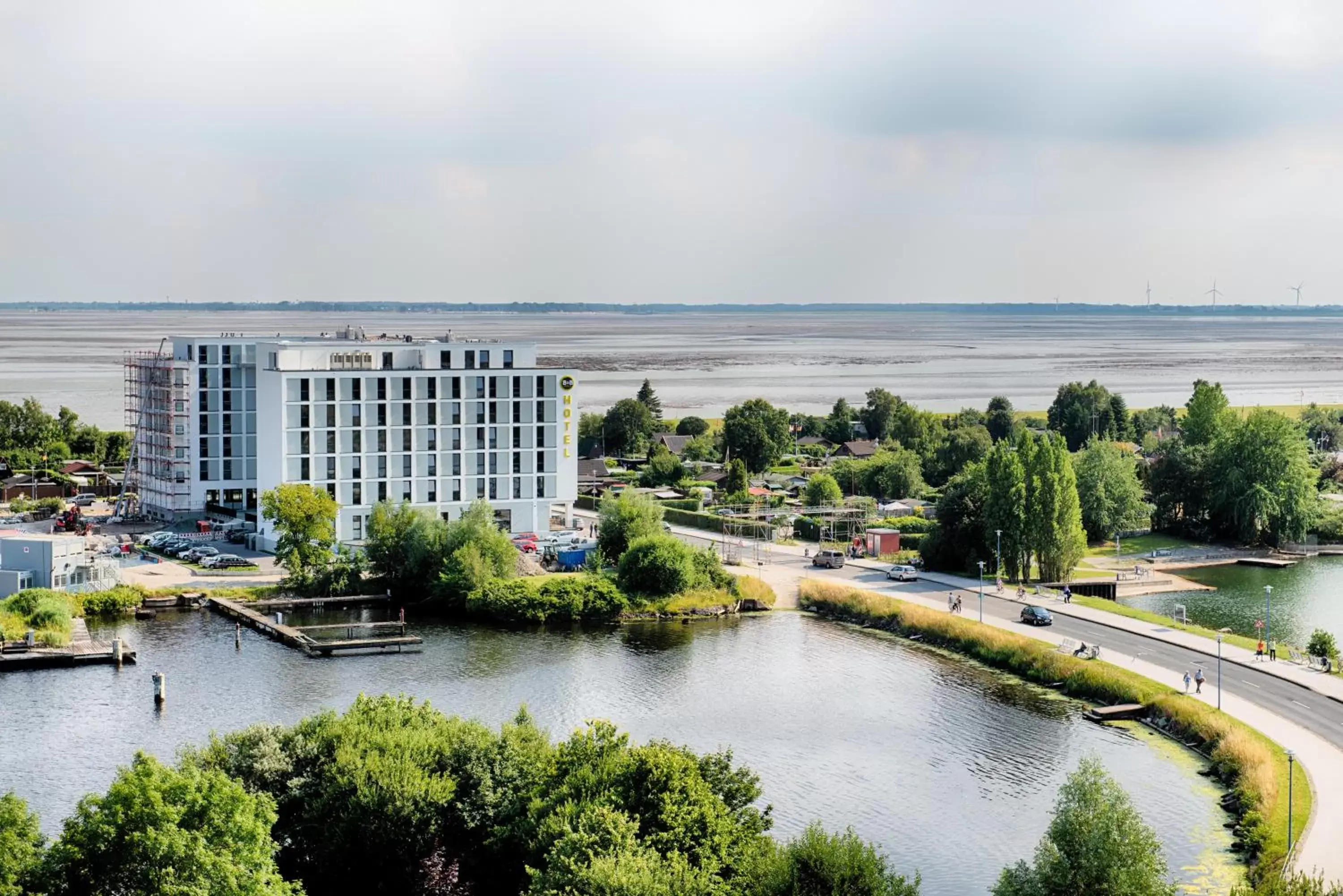 Property building, Bird's-eye View in B&B Hotel Wilhelmshaven