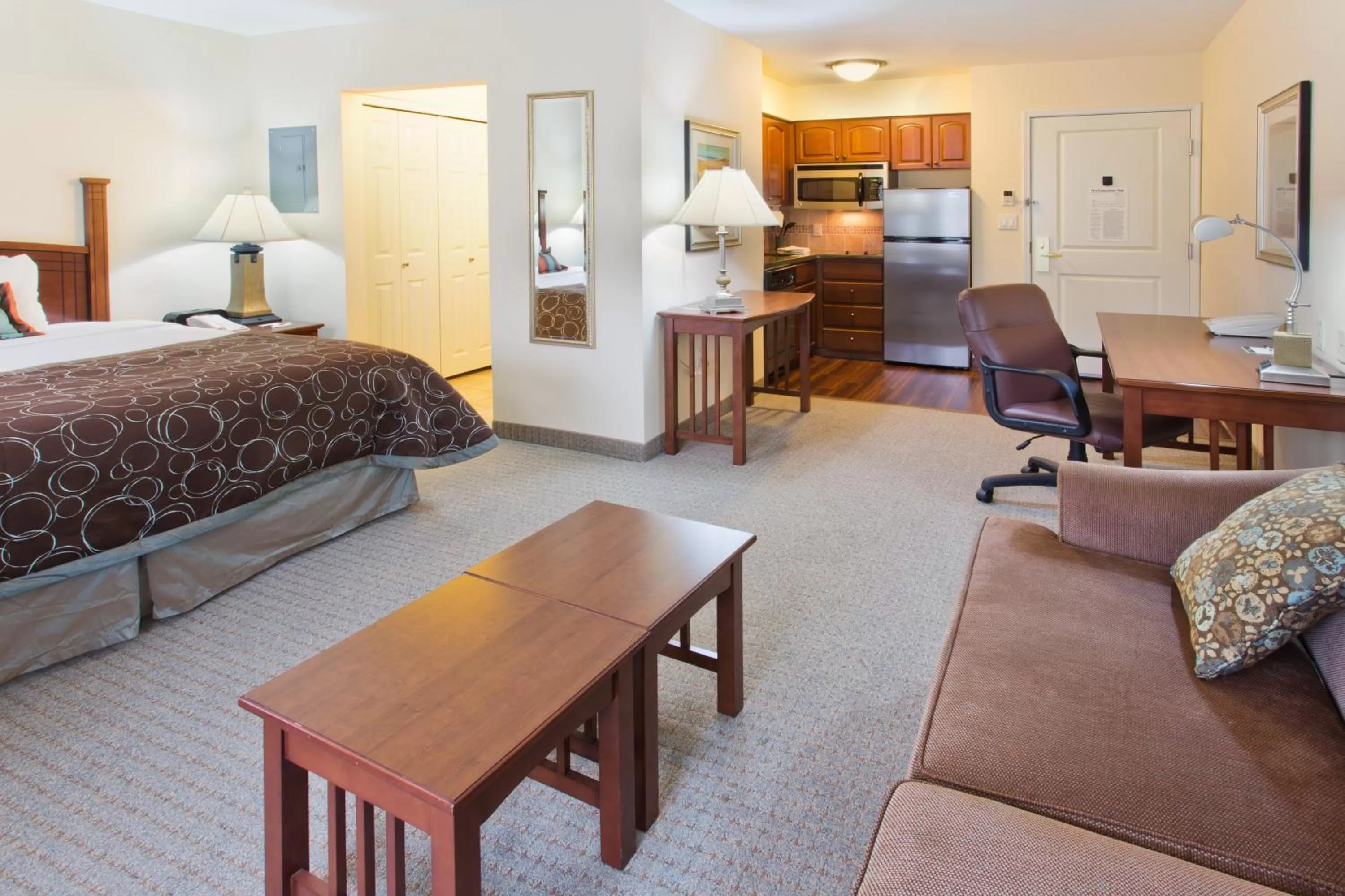 Photo of the whole room, Bed in Staybridge Suites Everett - Paine Field by IHG