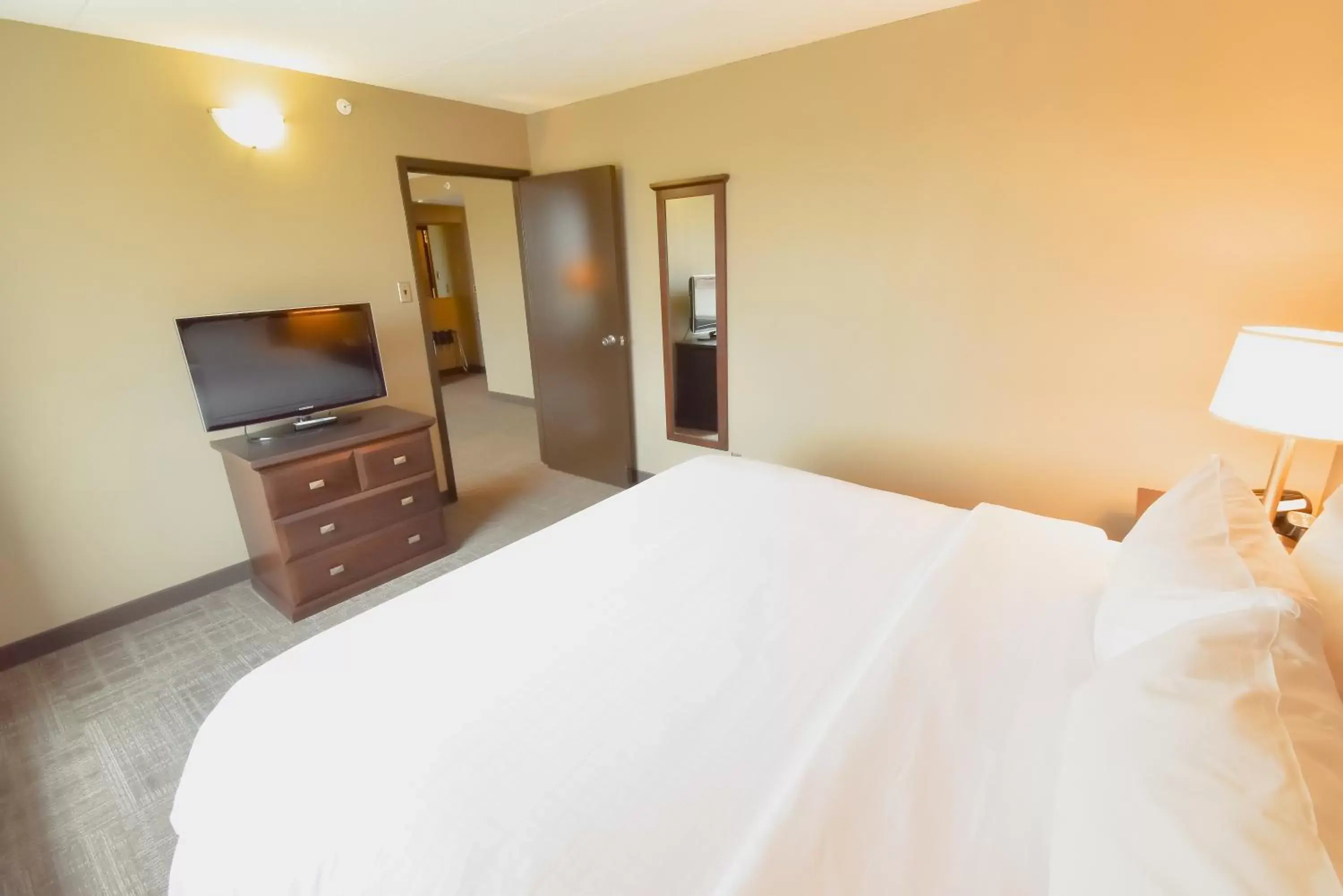 Bedroom, Bed in Canad Inns Destination Centre Transcona