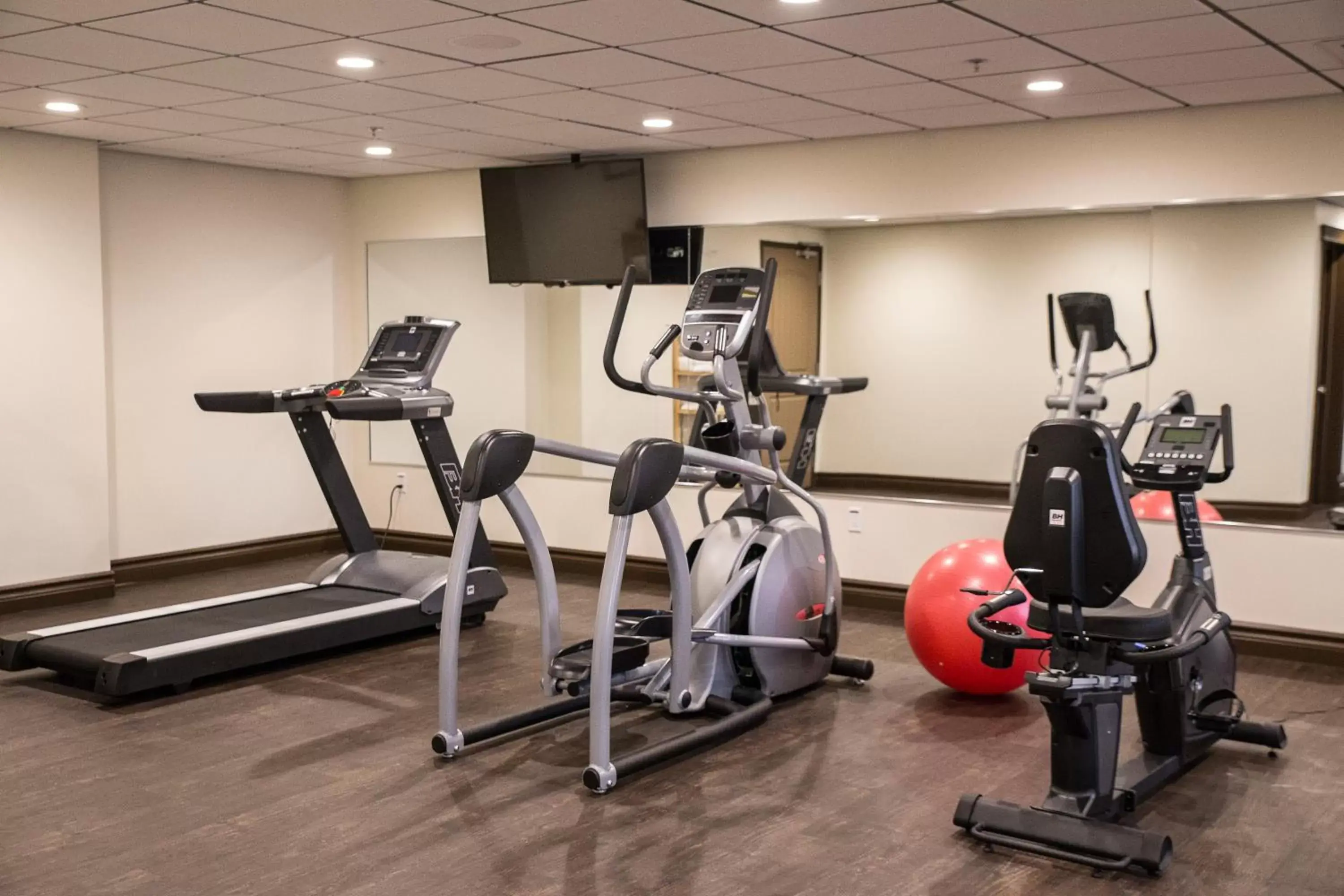Fitness centre/facilities, Fitness Center/Facilities in Chateau Nova Peace River