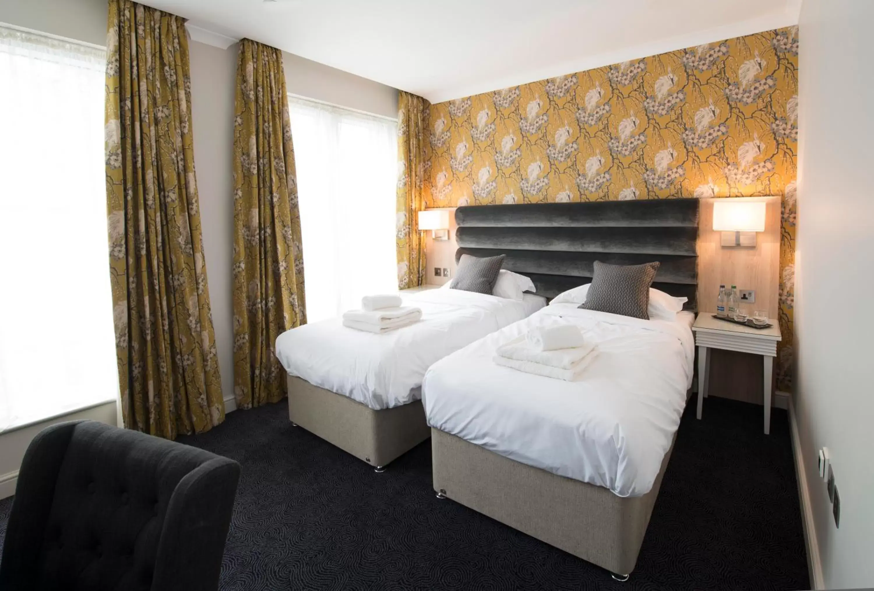 Bathroom, Bed in The Residence Hotel at The Nottinghamshire Golf & Country Club