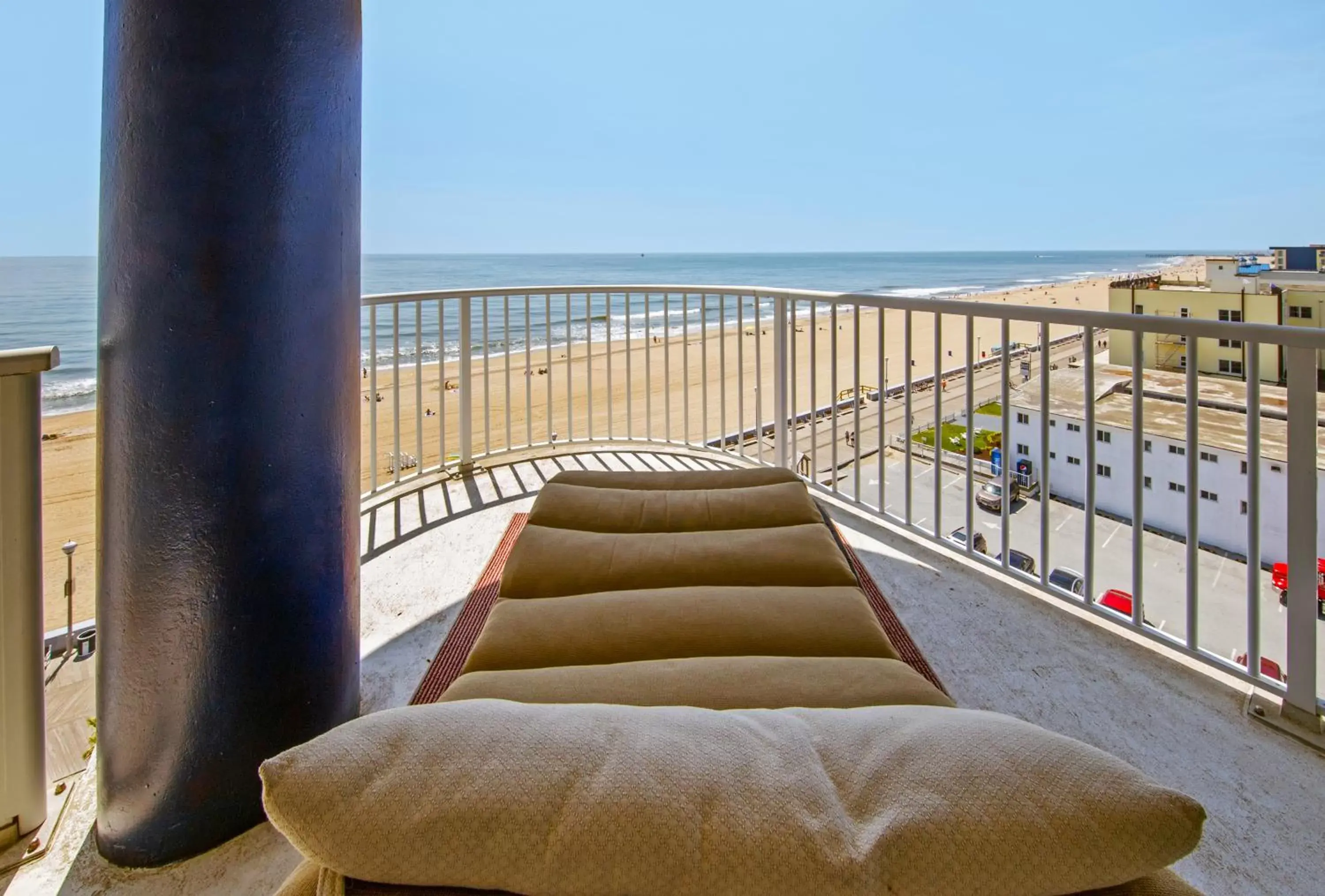 Patio in Commander Hotel & Suites