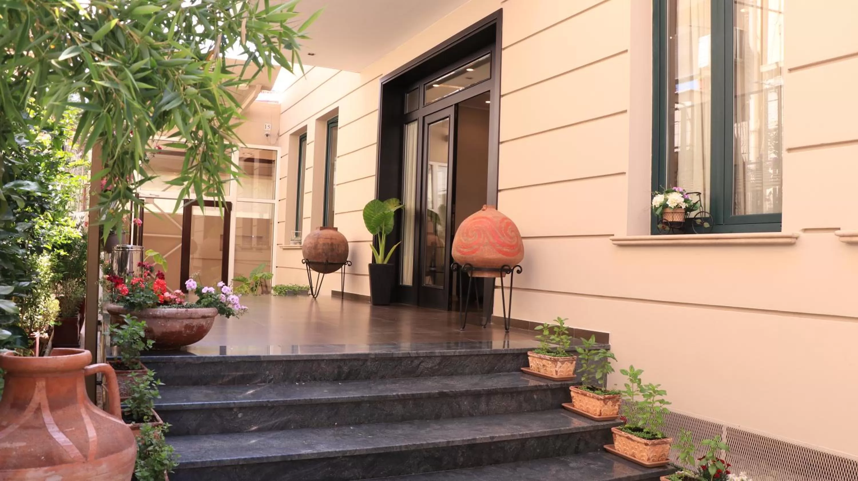 Facade/entrance in Hotel Domus