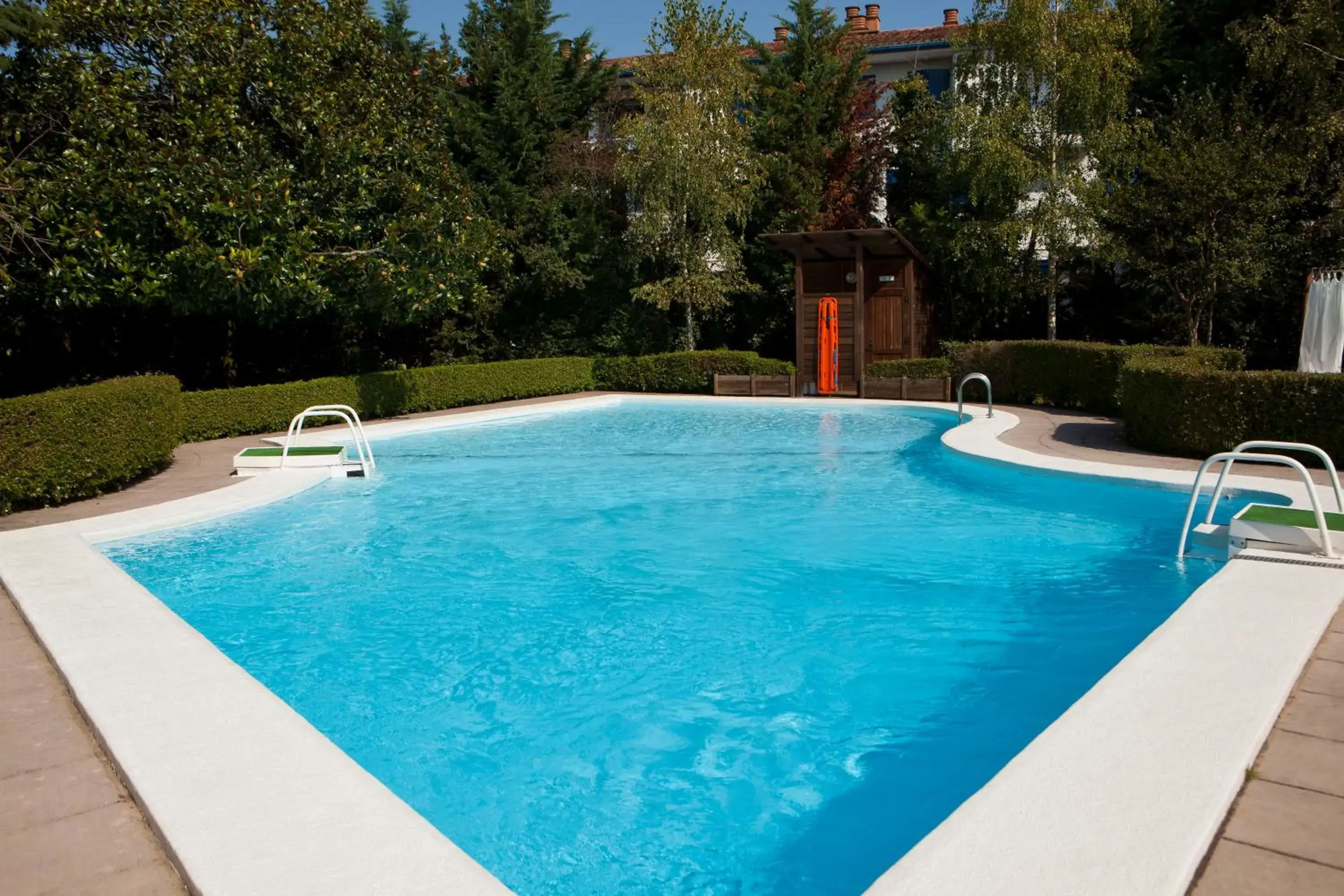 Garden, Swimming Pool in Hotel Rio Bidasoa