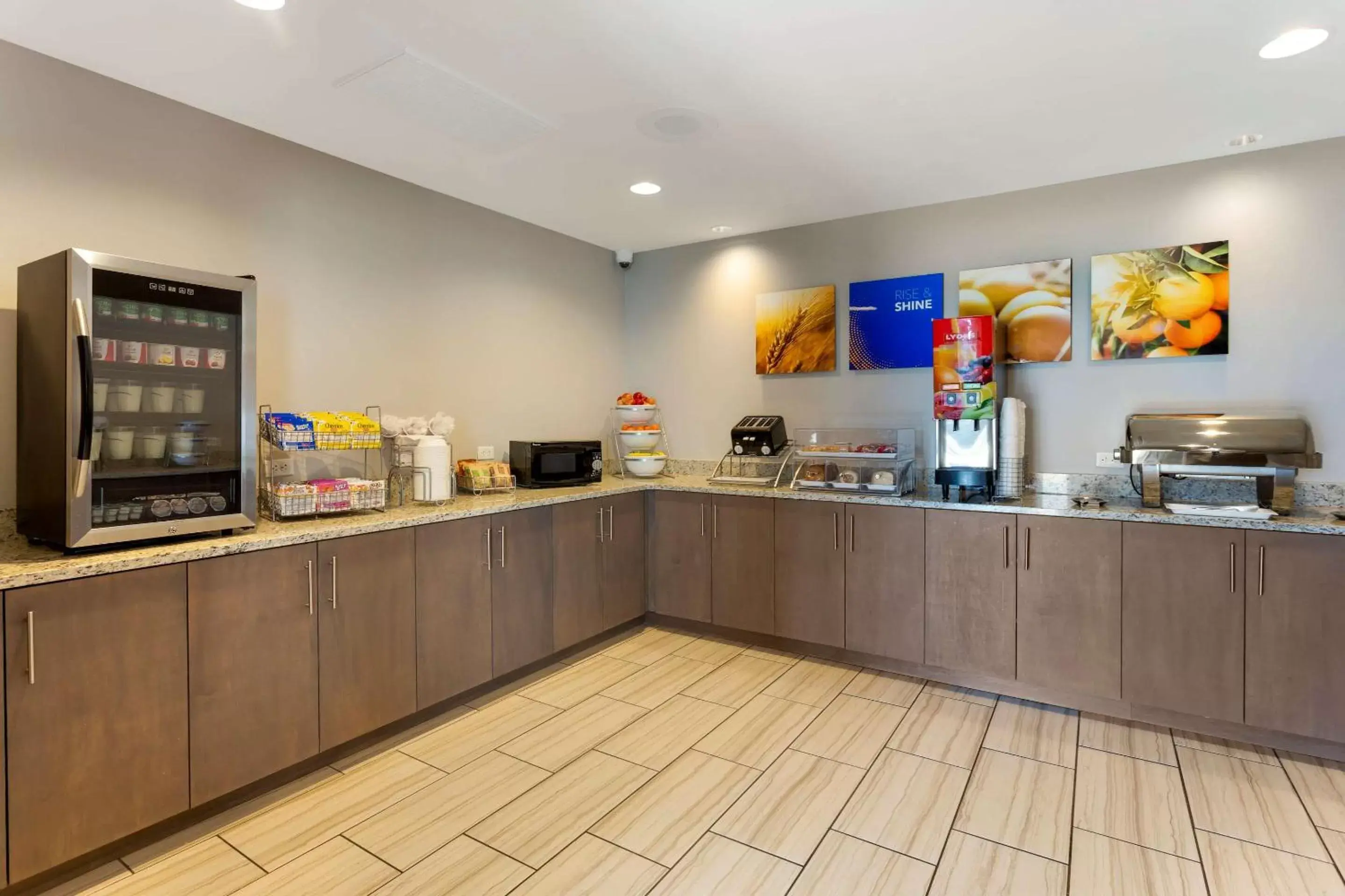 Restaurant/Places to Eat in Comfort Inn