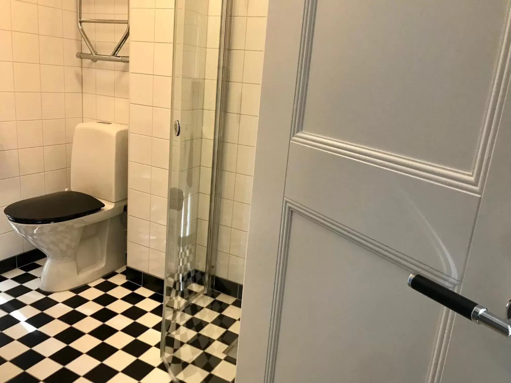 Bathroom in Akademihotellet