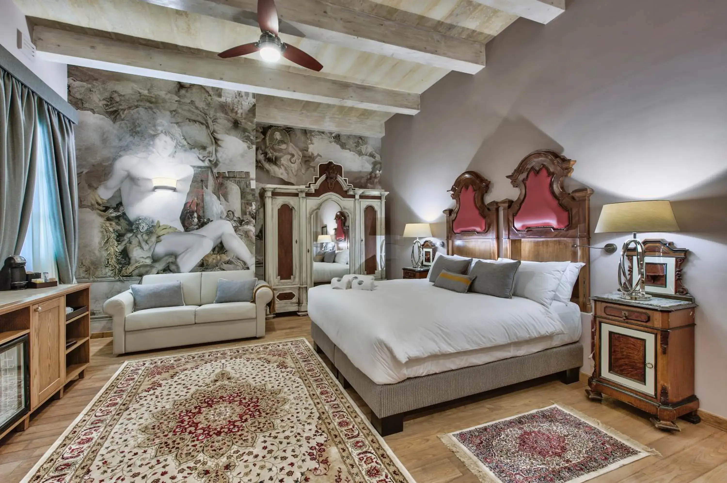 Bedroom in Palazzo Consiglia - IK Collection
