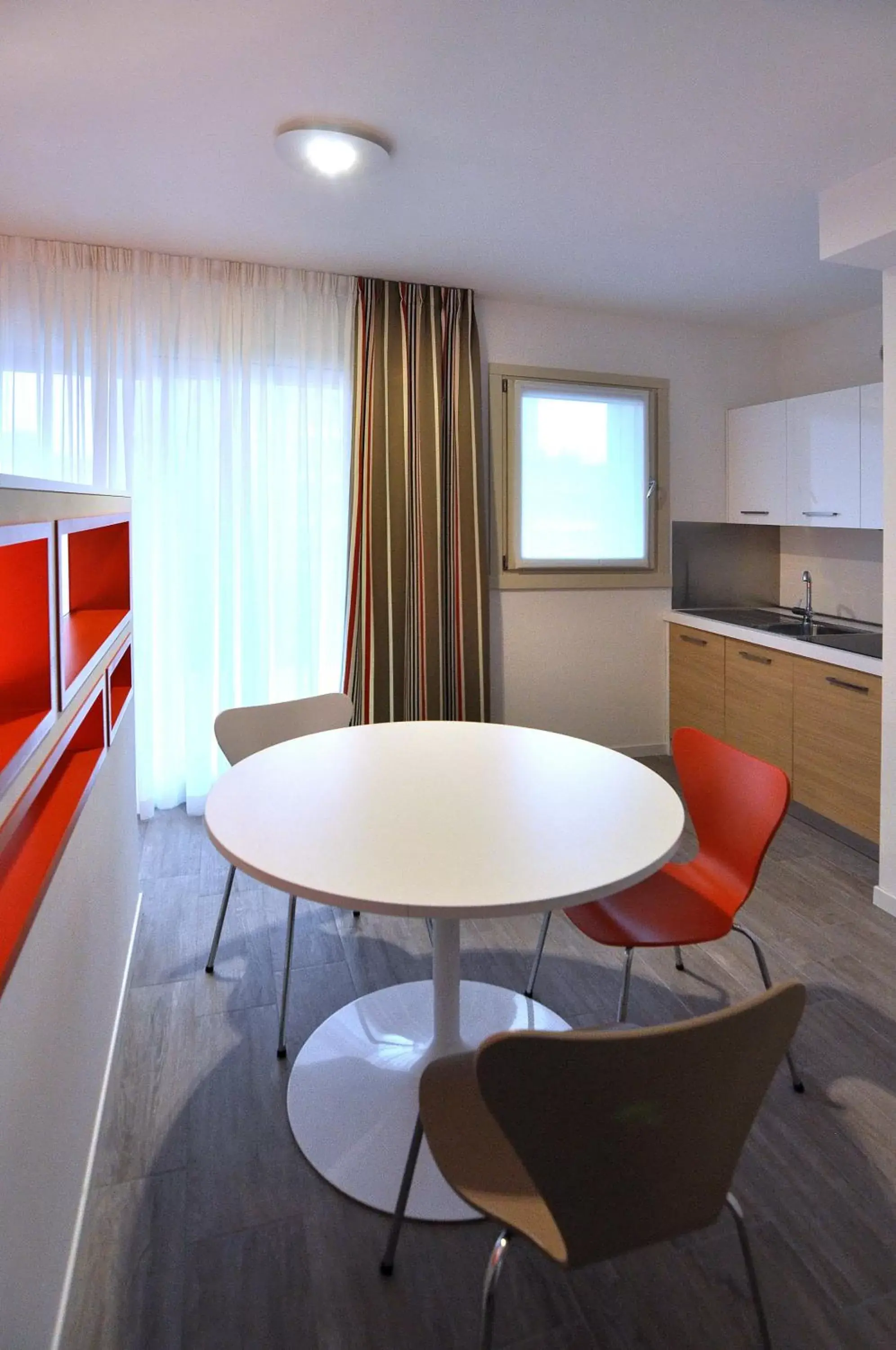 Dining area in BB Hotels Aparthotel Arcimboldi