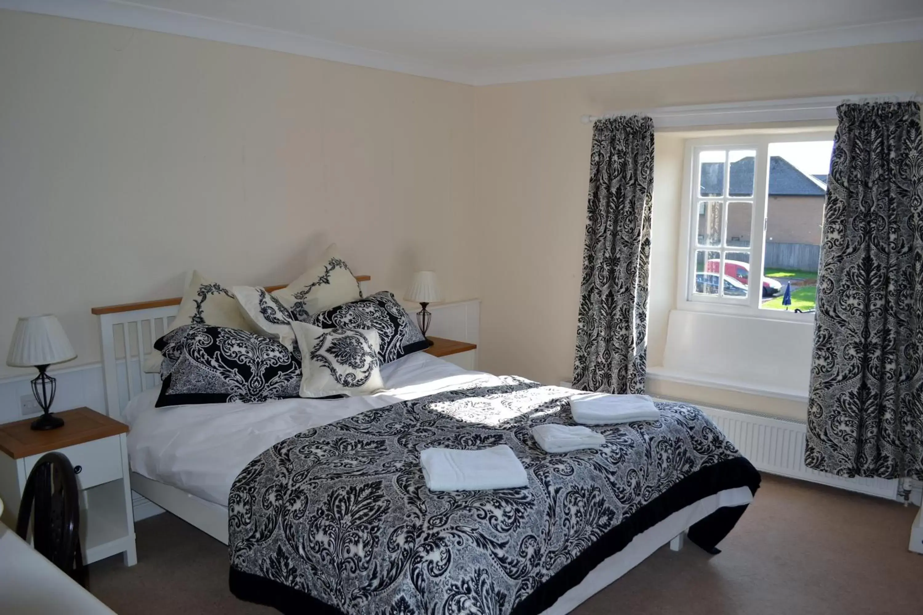 Bed in The Highwayman Hotel Bed in The Highwayman Hotel