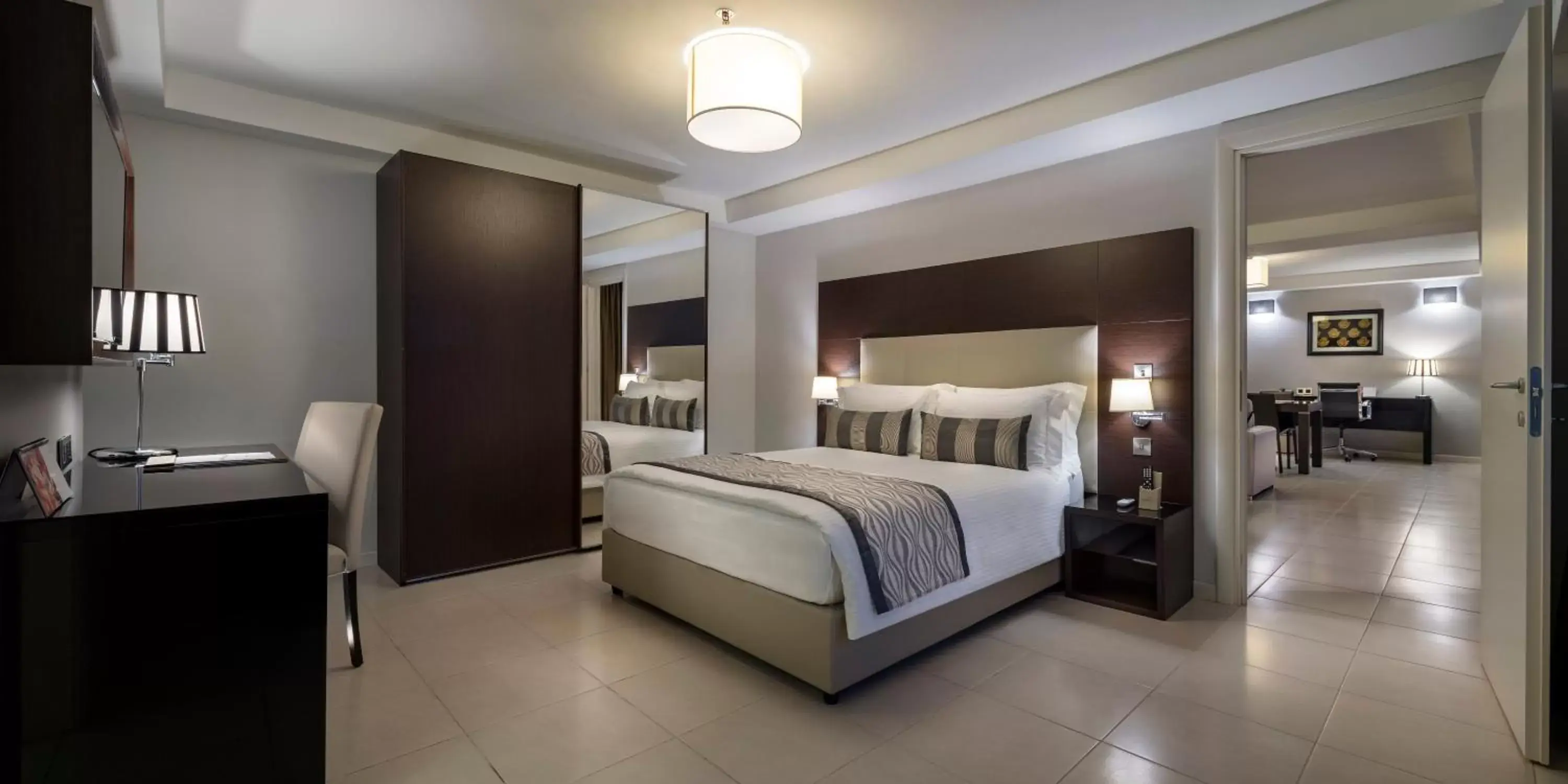 Bedroom, Bed in Fraser Suites Abuja