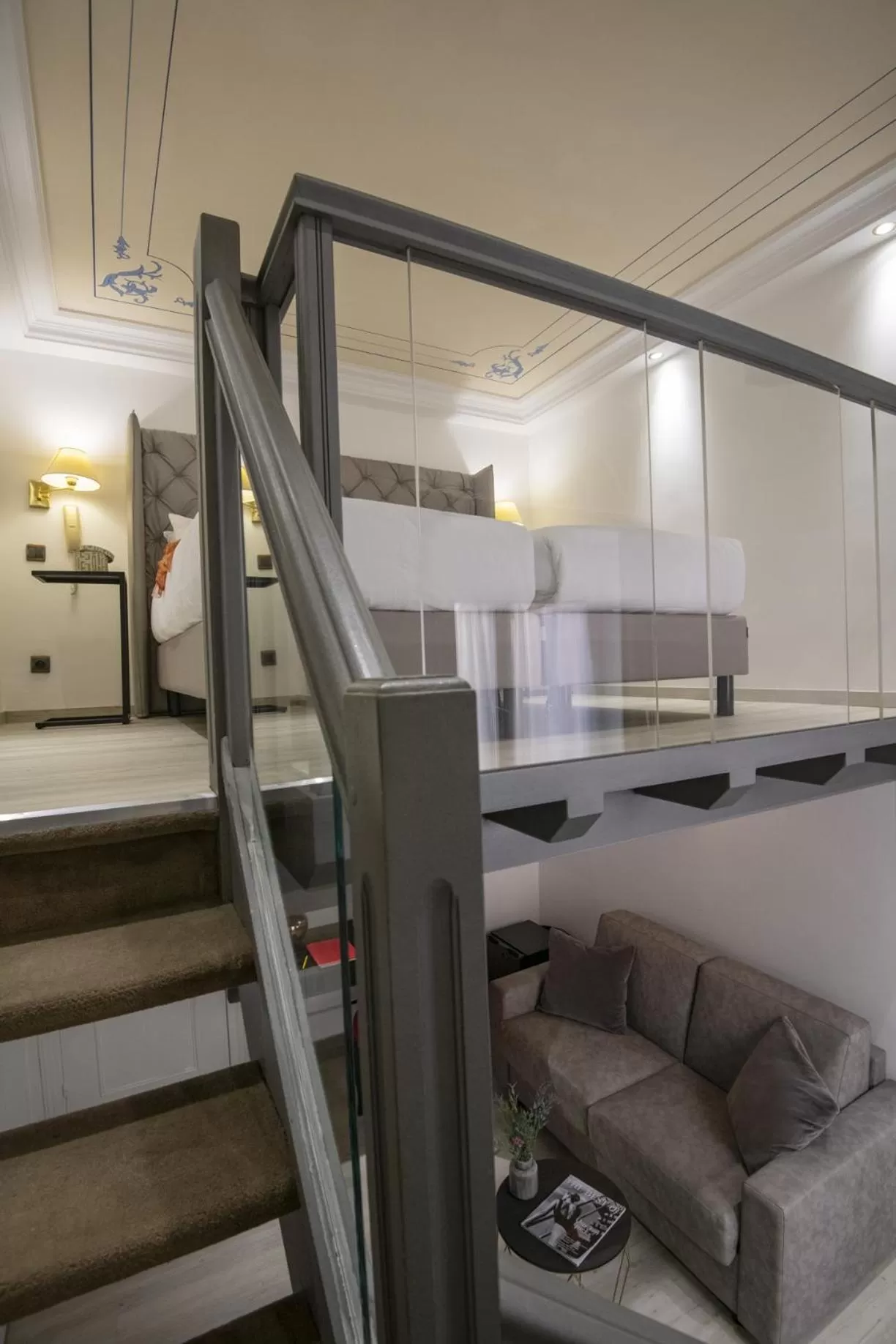 Bedroom in GOLDEN TULIP CANNES HOTEL de PARIS