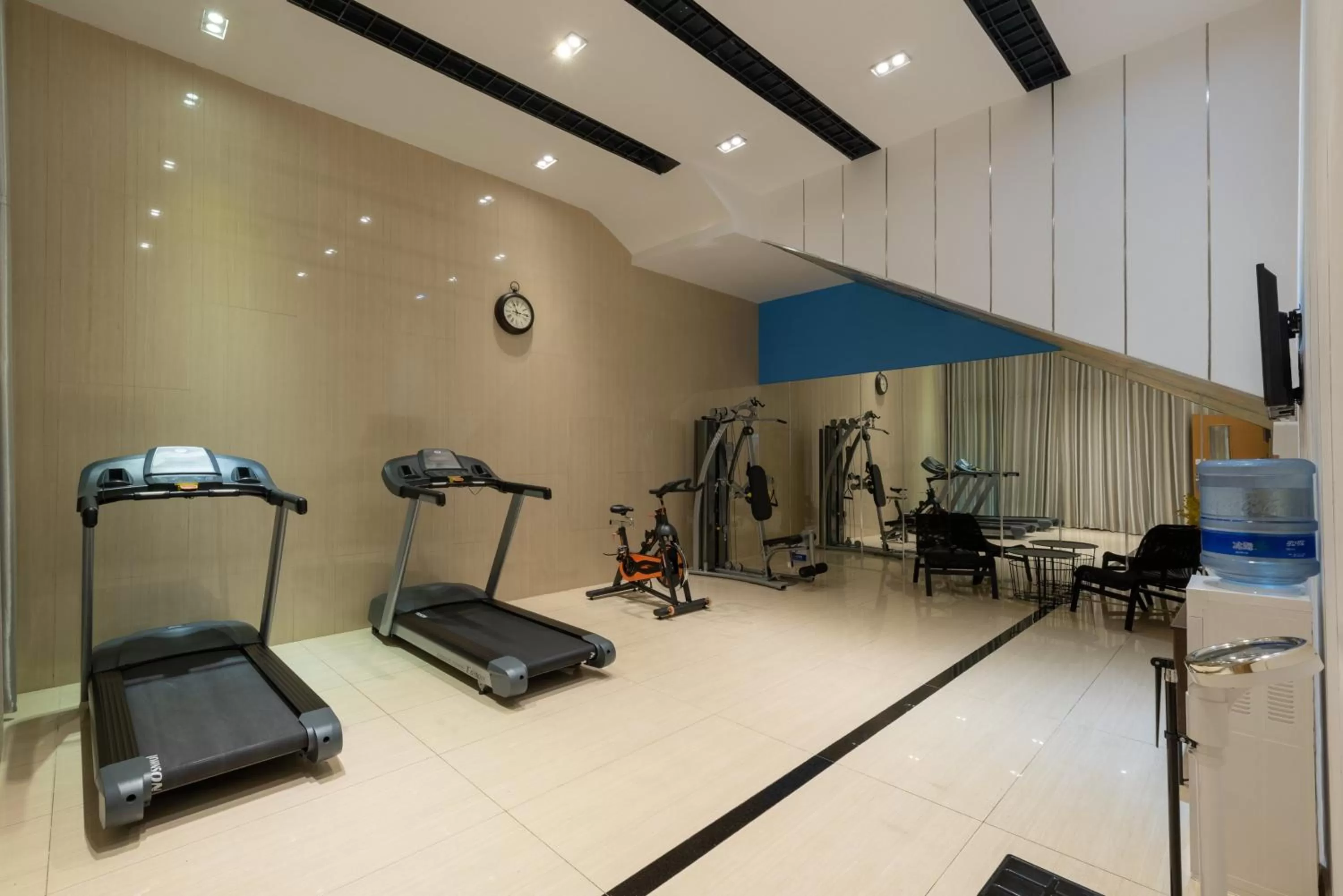 Fitness centre/facilities in Holiday Inn Express Tianjin Heping by IHG