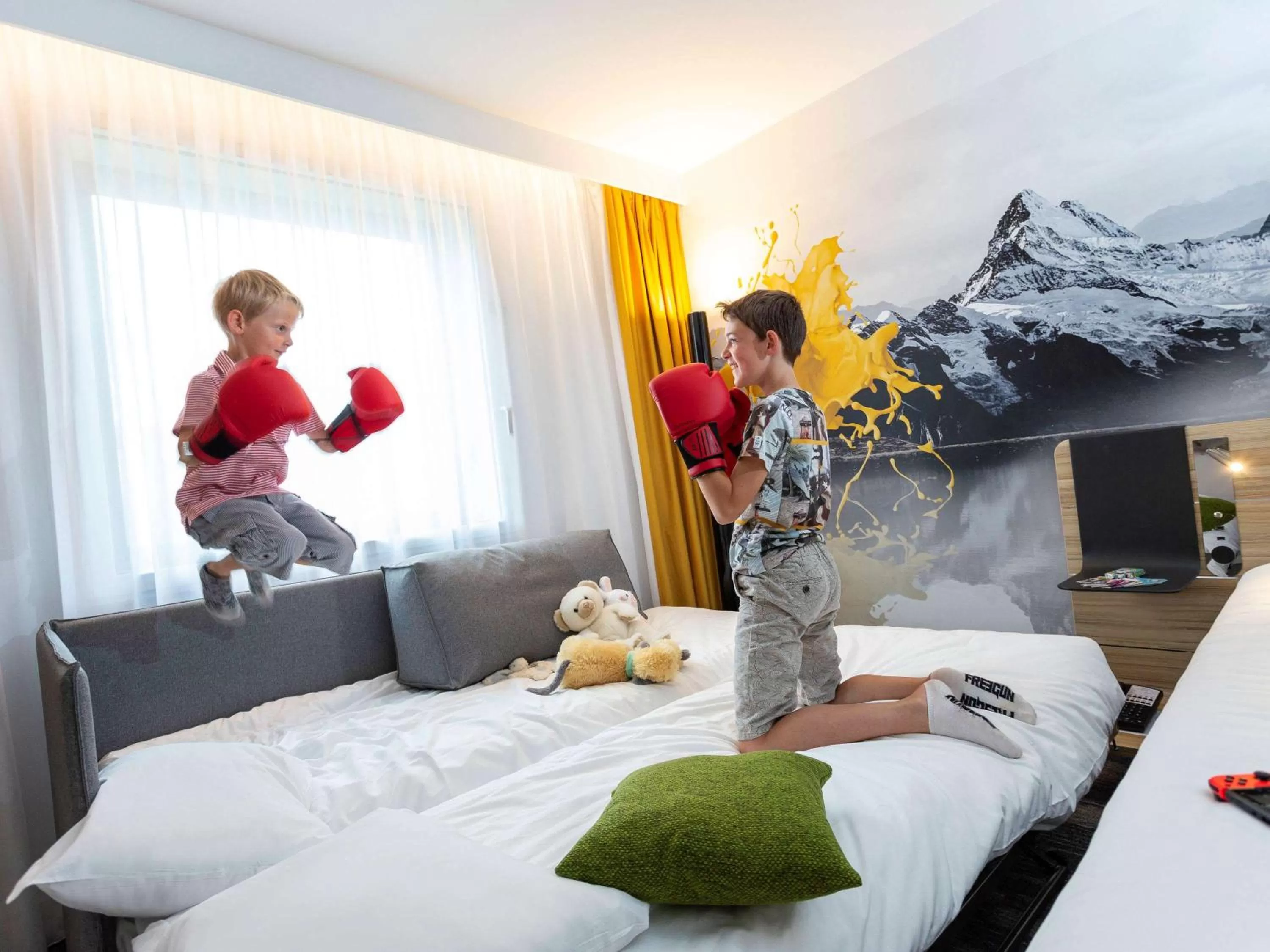 Photo of the whole room, Bed in Novotel Annecy Centre